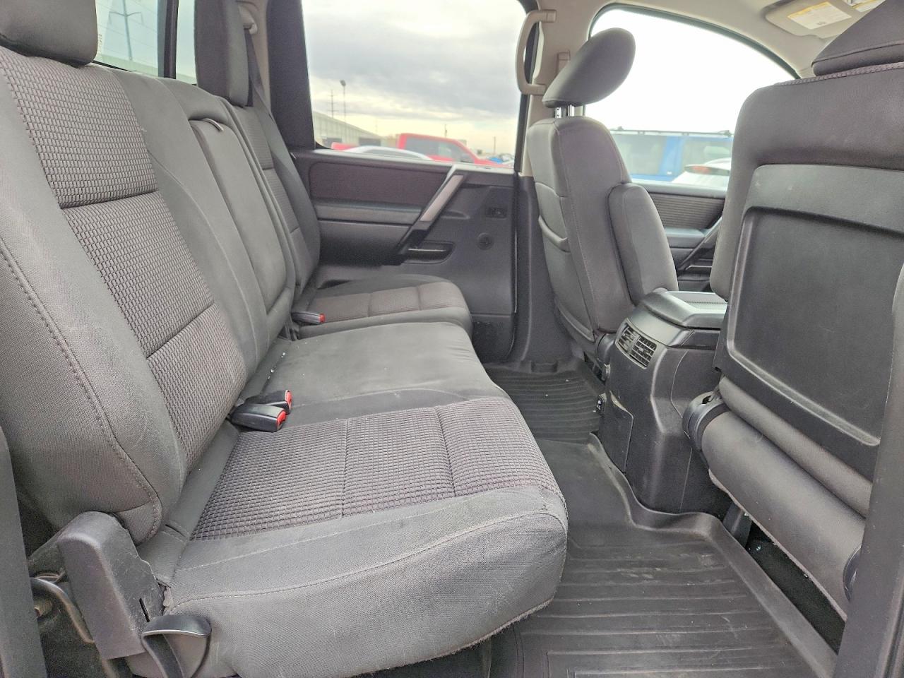 2014 Nissan Titan S Silver vin: 1N6BA0EC6EN512572
