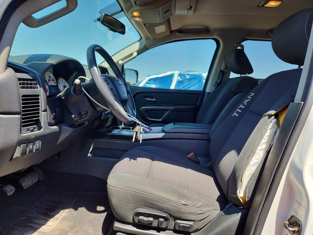 2015 Nissan Titan Pro-4x Белый vin: 1N6BA0EC7FN514879