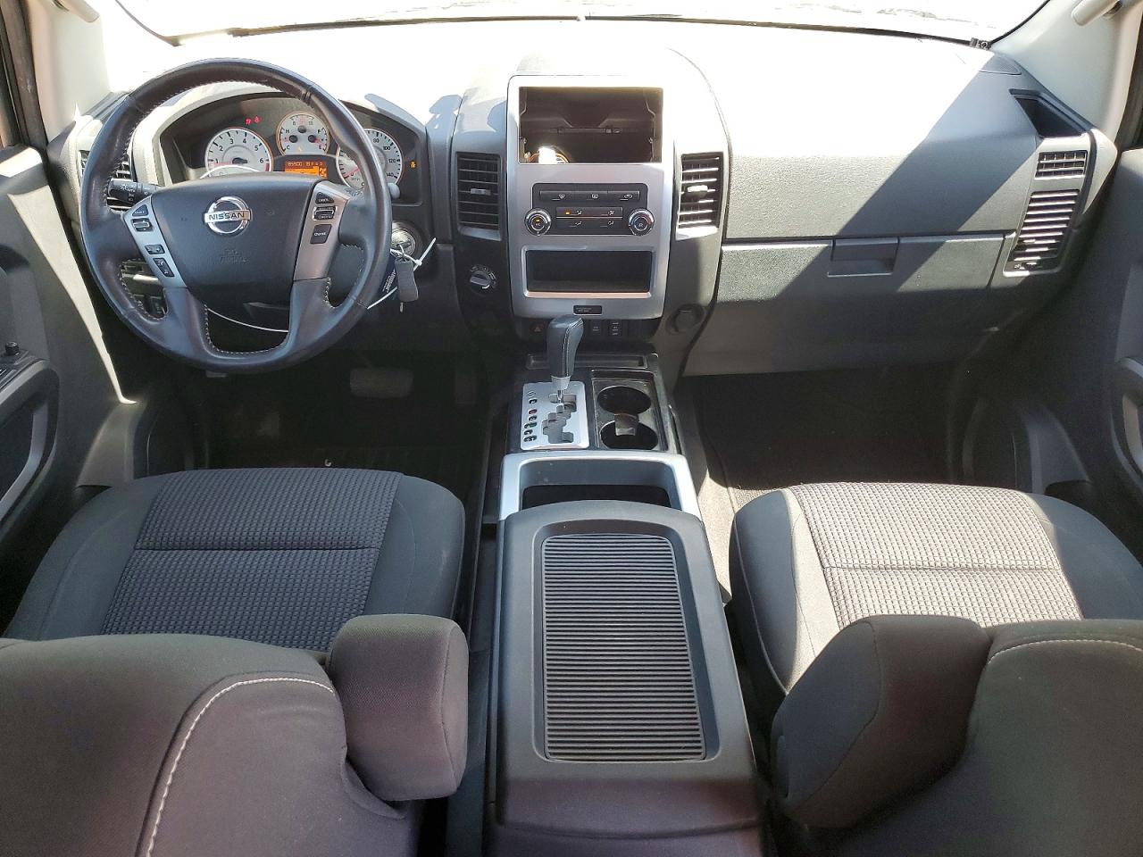 2015 Nissan Titan Pro-4x Белый vin: 1N6BA0EC7FN514879