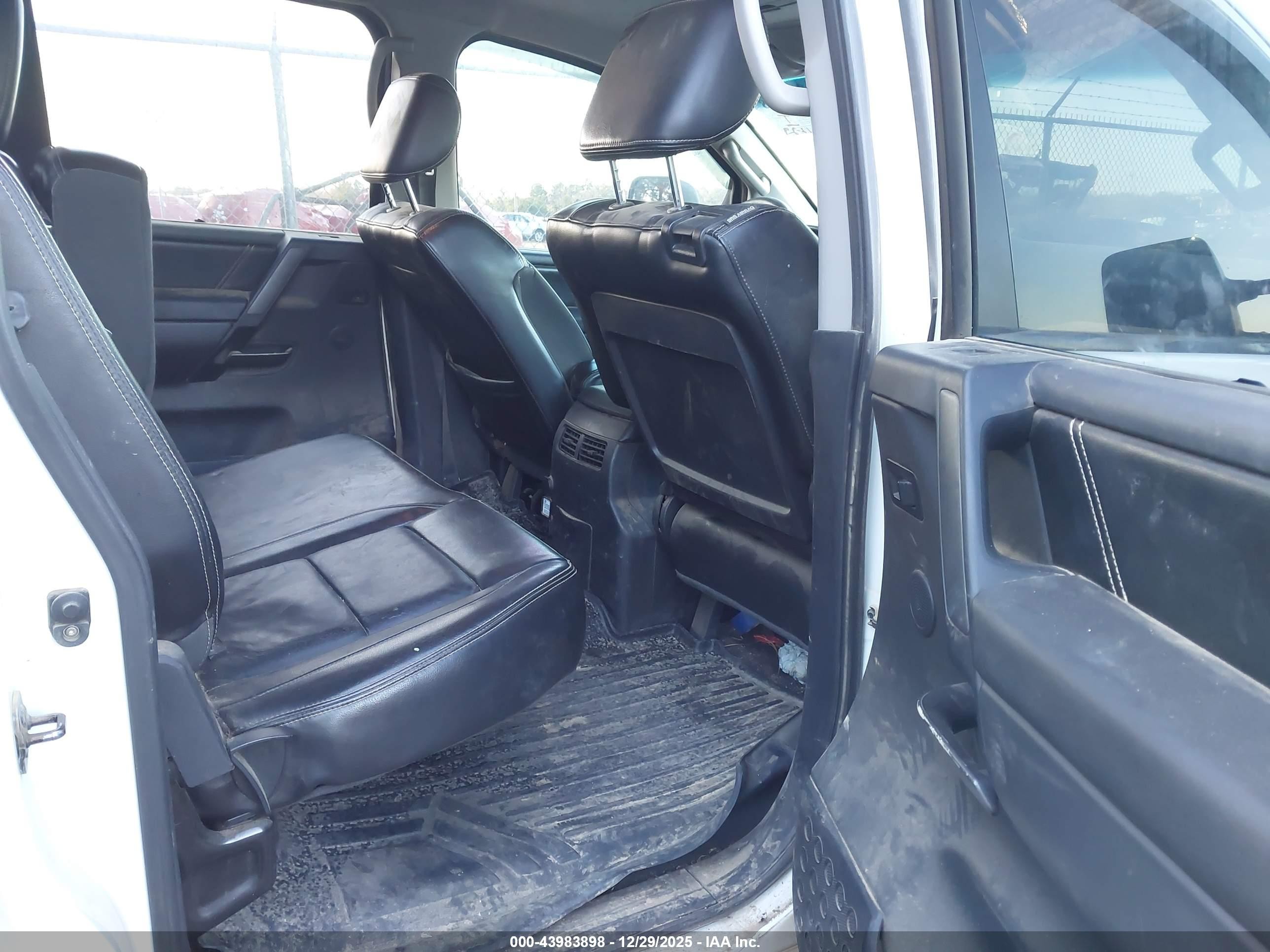 2013 Nissan Titan Pro-4x Белый vin: 1N6BA0EC9DN300747