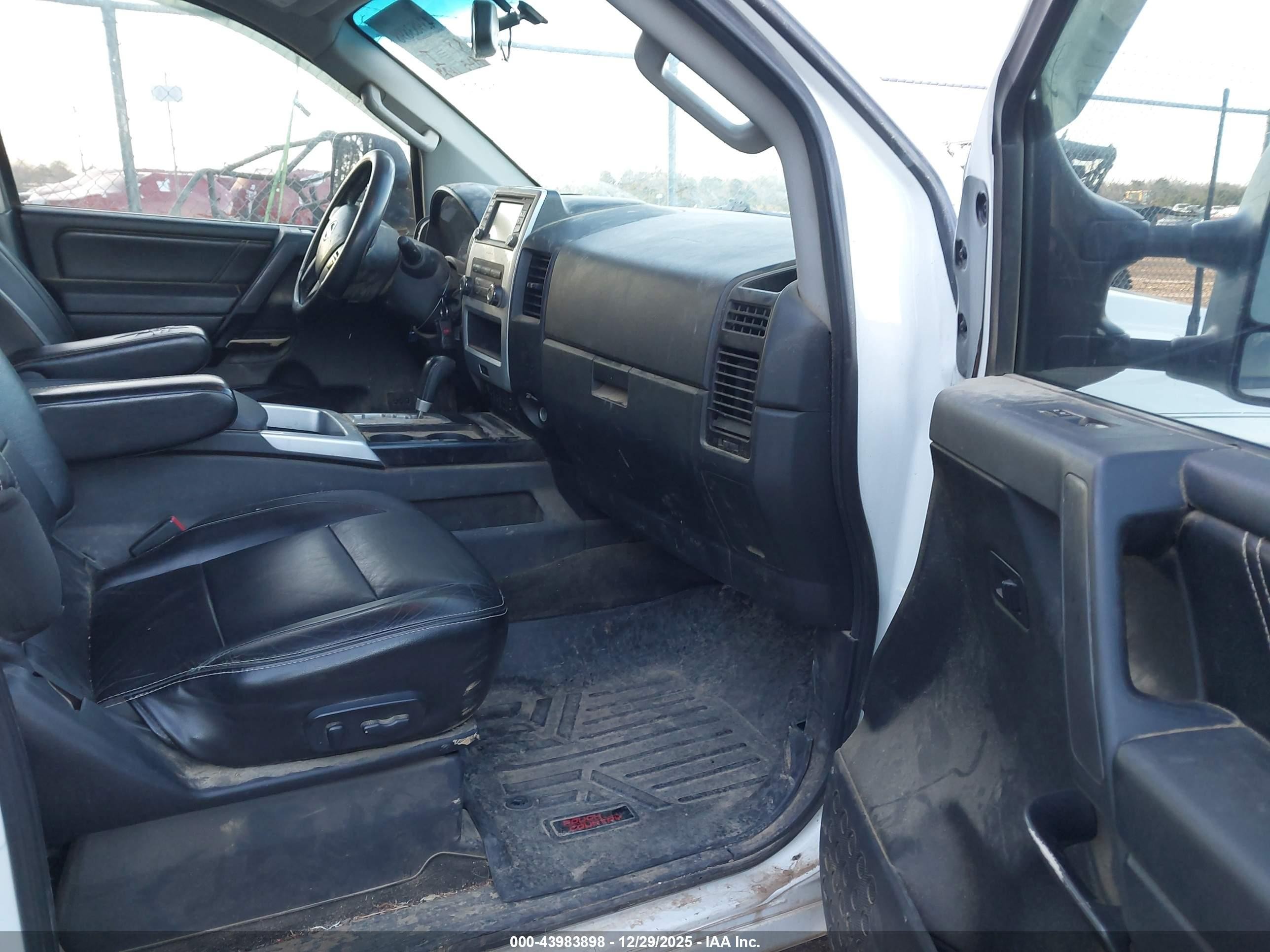 2013 Nissan Titan Pro-4x Белый vin: 1N6BA0EC9DN300747