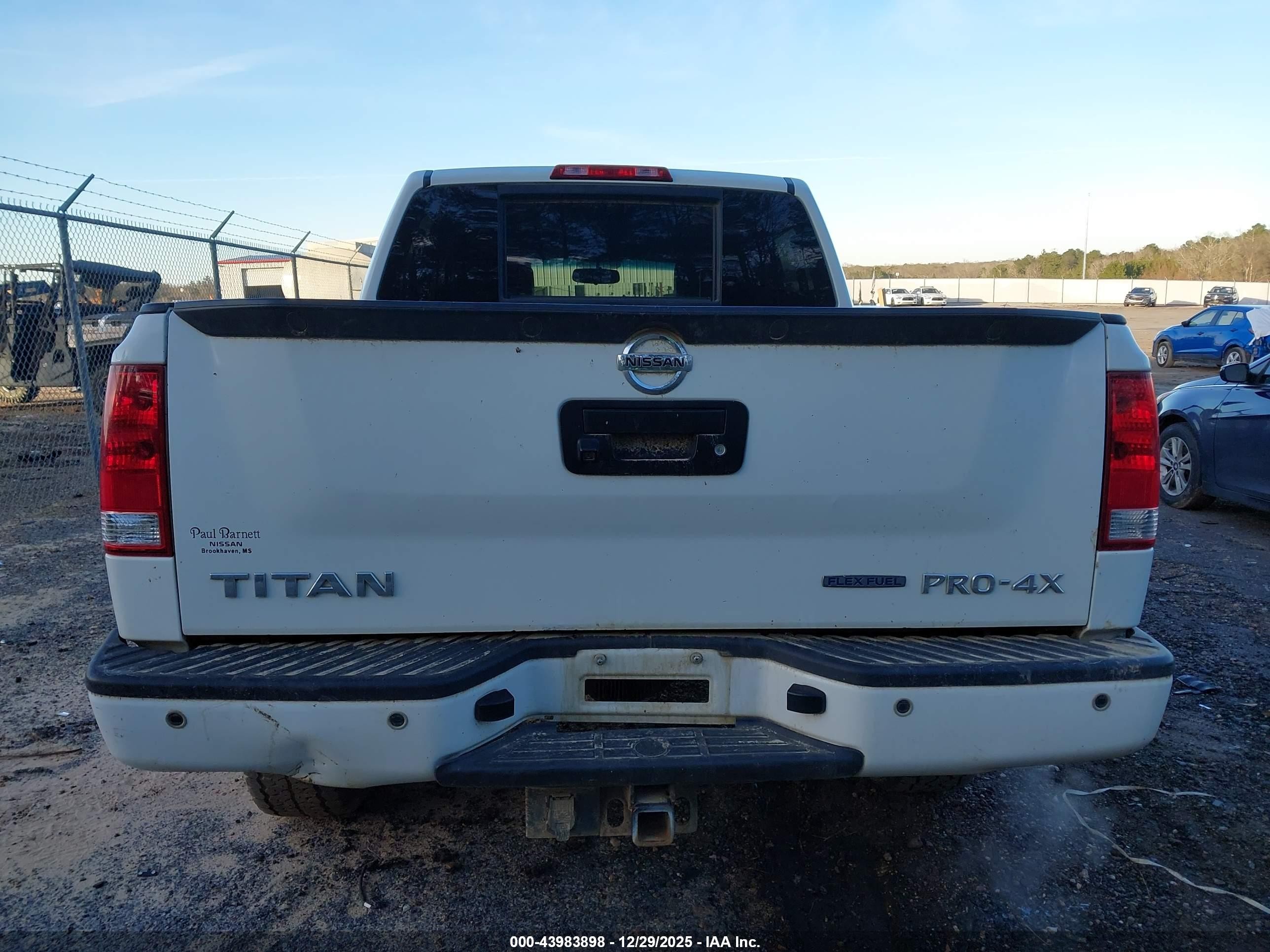 2013 Nissan Titan Pro-4x Белый vin: 1N6BA0EC9DN300747