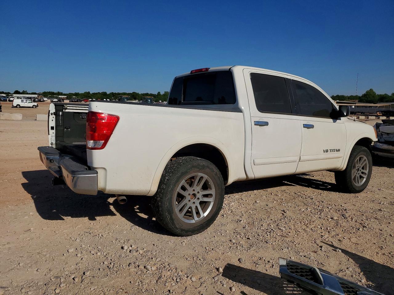 2011 Nissan Titan Sv White vin: 1N6BA0ECXBN308532