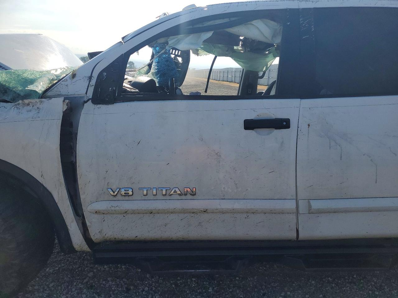 2015 Nissan Titan Pro-4x White vin: 1N6BA0ECXFN510499
