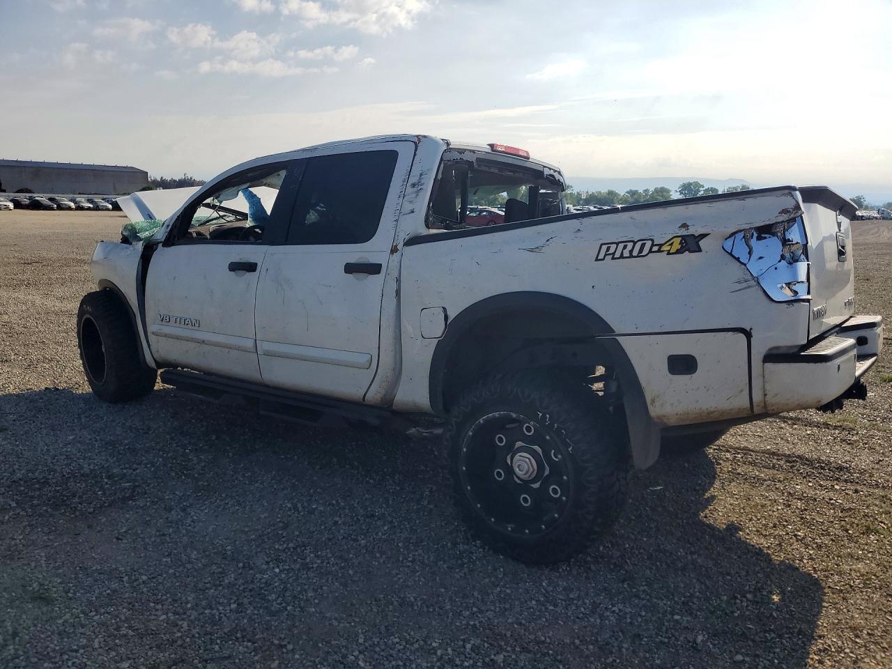 2015 Nissan Titan Pro-4x White vin: 1N6BA0ECXFN510499