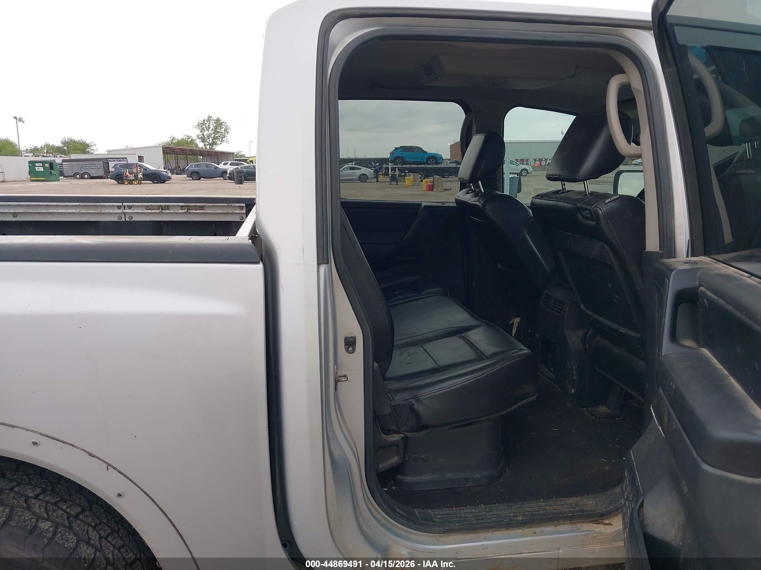 2011 Nissan Titan Sl Серебряный vin: 1N6BA0ED6BN318760