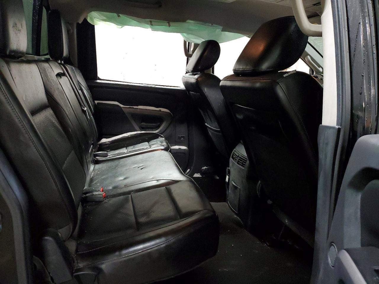 2015 Nissan Titan S Черный vin: 1N6BA0ED9FN502970