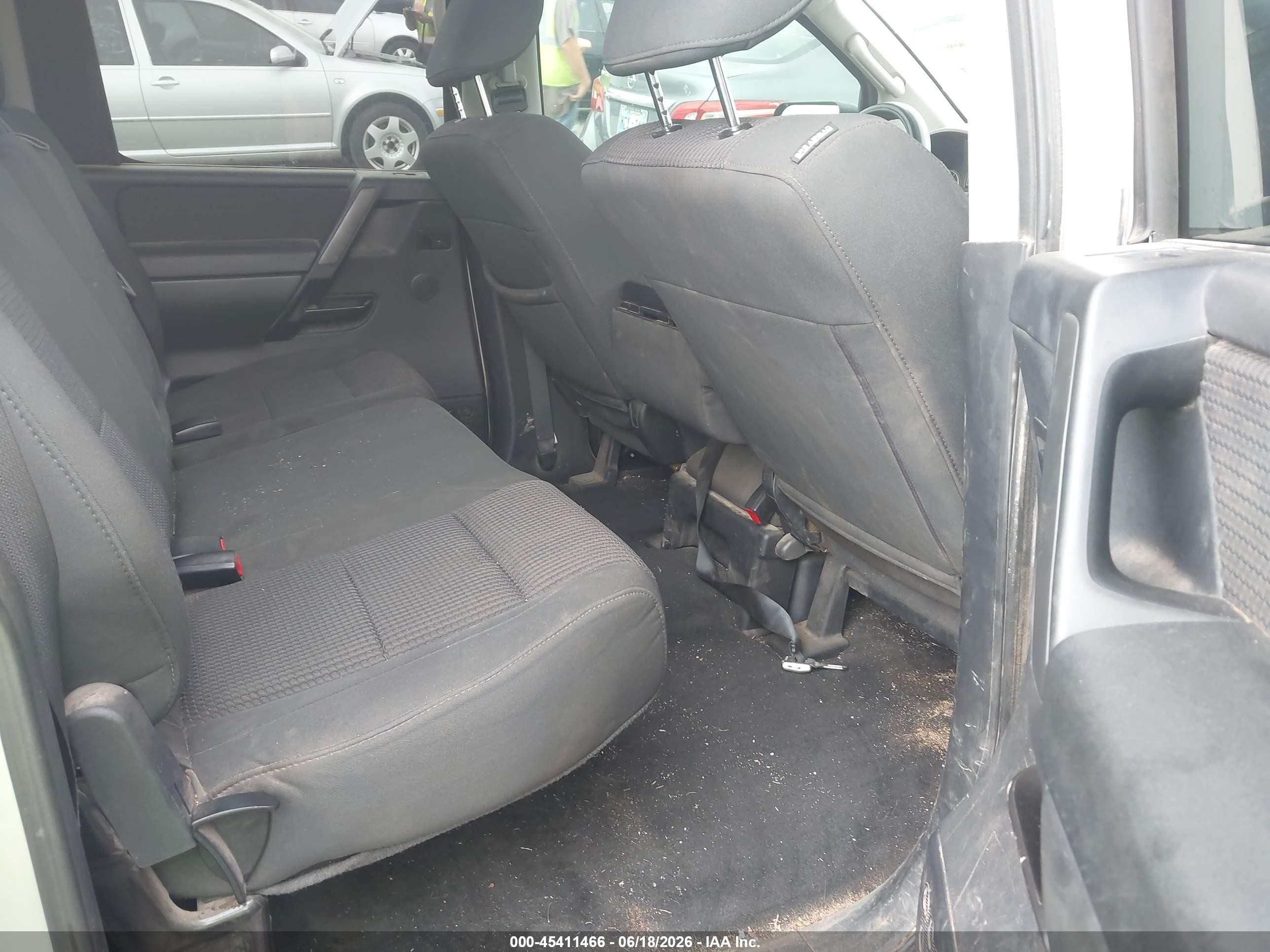 2013 Nissan Titan Sv Серебряный vin: 1N6BA0EK1DN304282