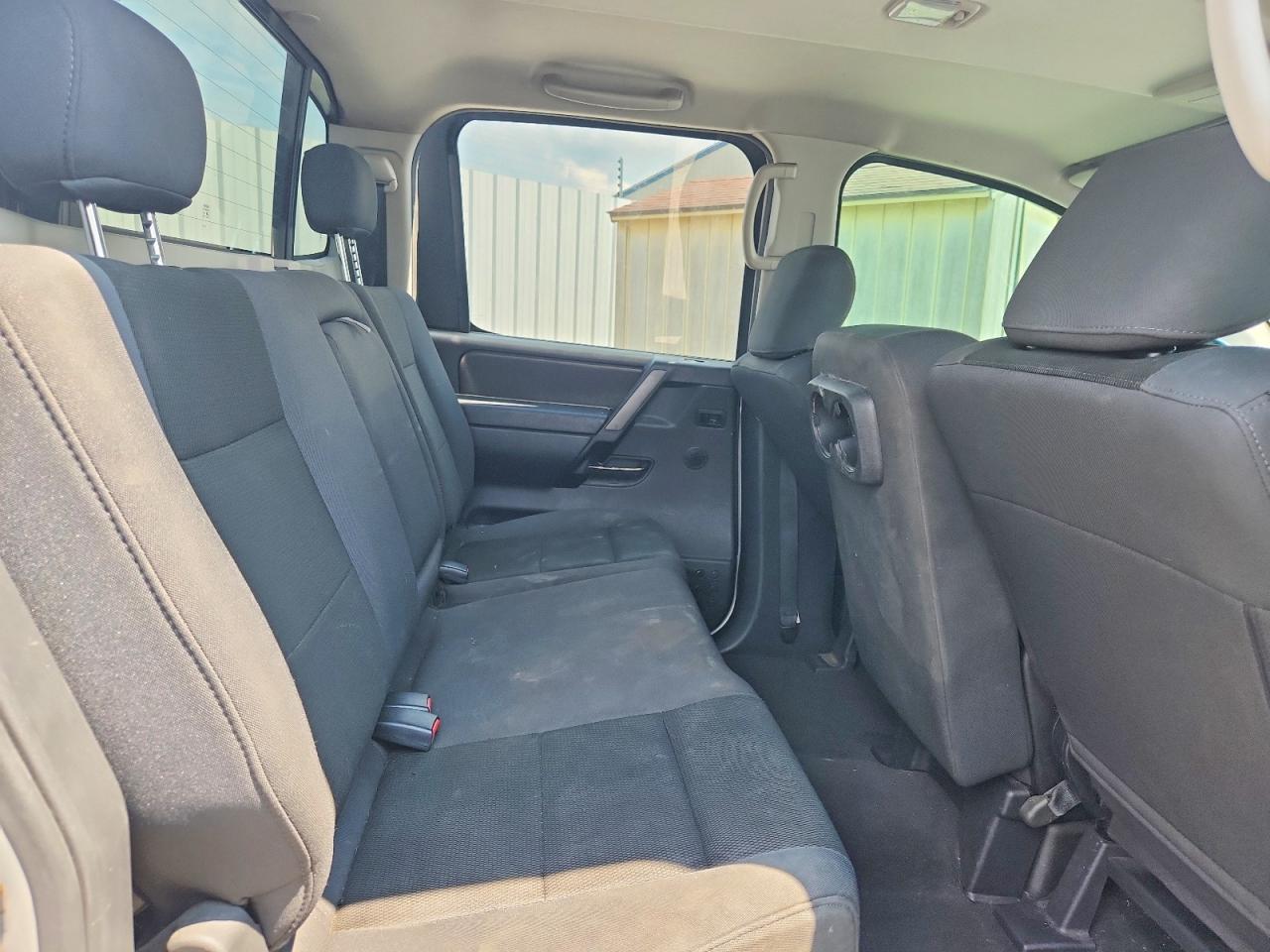 2011 Nissan Titan S Silver vin: 1N6BA0EK8BN311565