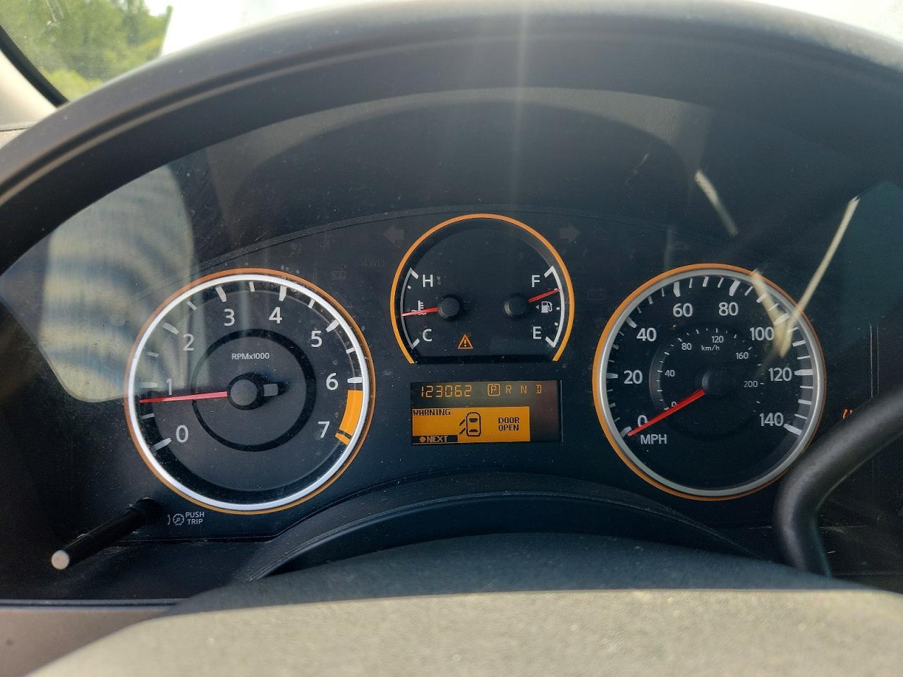 2011 Nissan Titan S Silver vin: 1N6BA0EK8BN311565