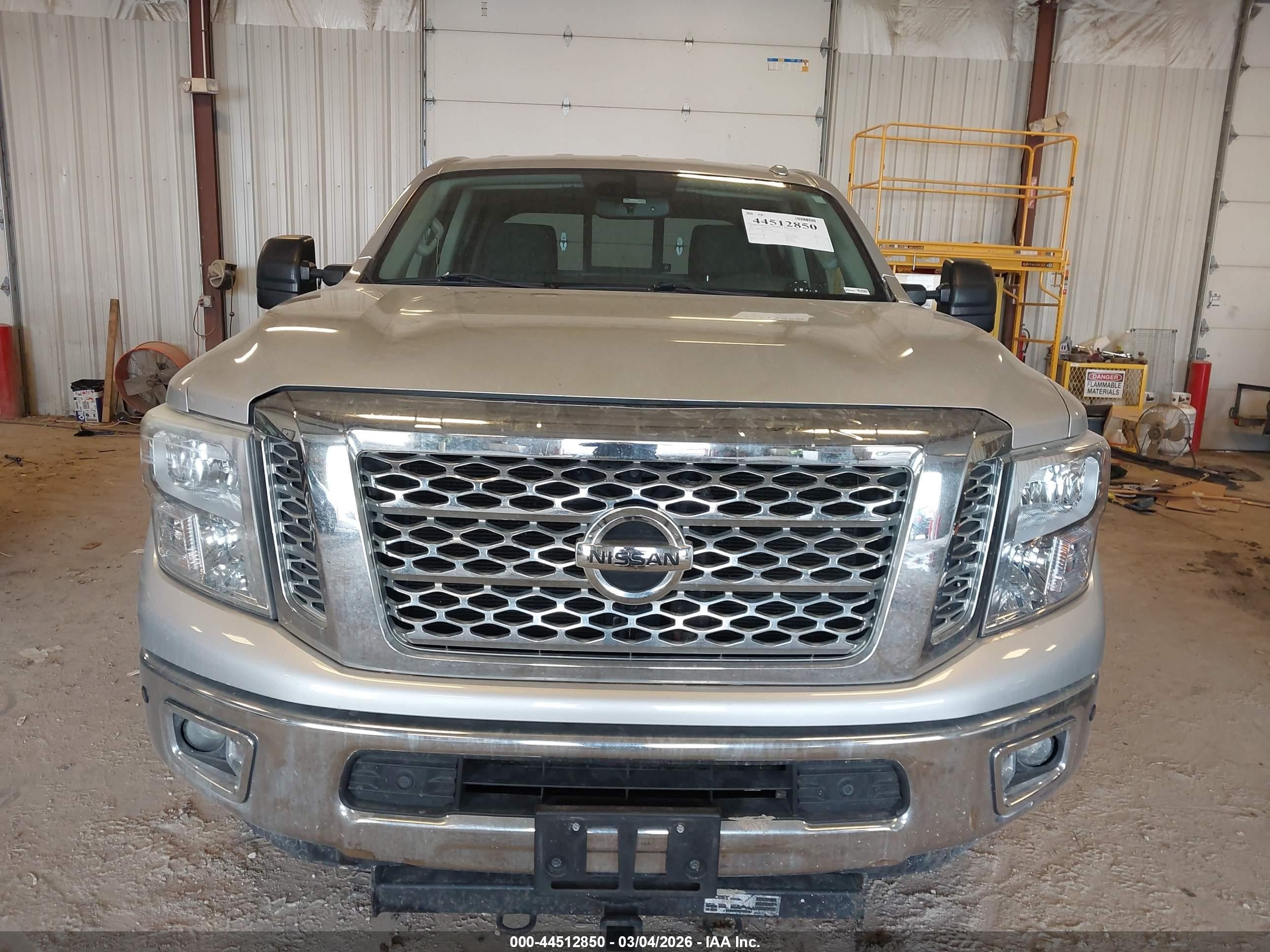 2017 Nissan Titan Xd Sv Diesel Silver vin: 1N6BA1F41HN565830