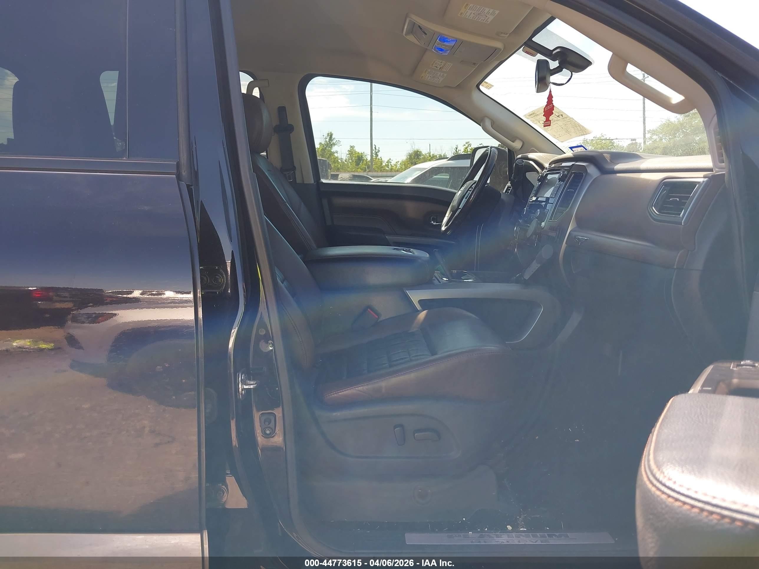 2018 Nissan Titan Xd Platinum Reserve Diesel Black vin: 1N6BA1F46JN539018