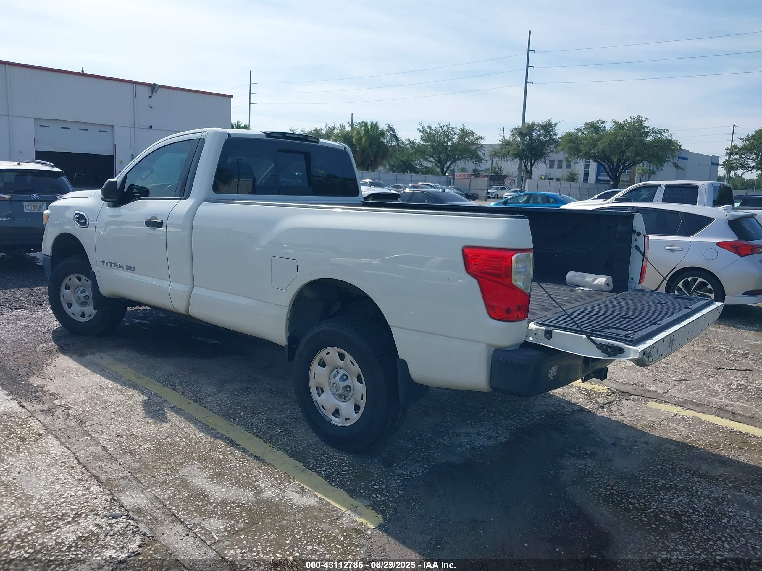 2017 Nissan Titan Xd S Белый vin: 1N6BA1R92HN518569