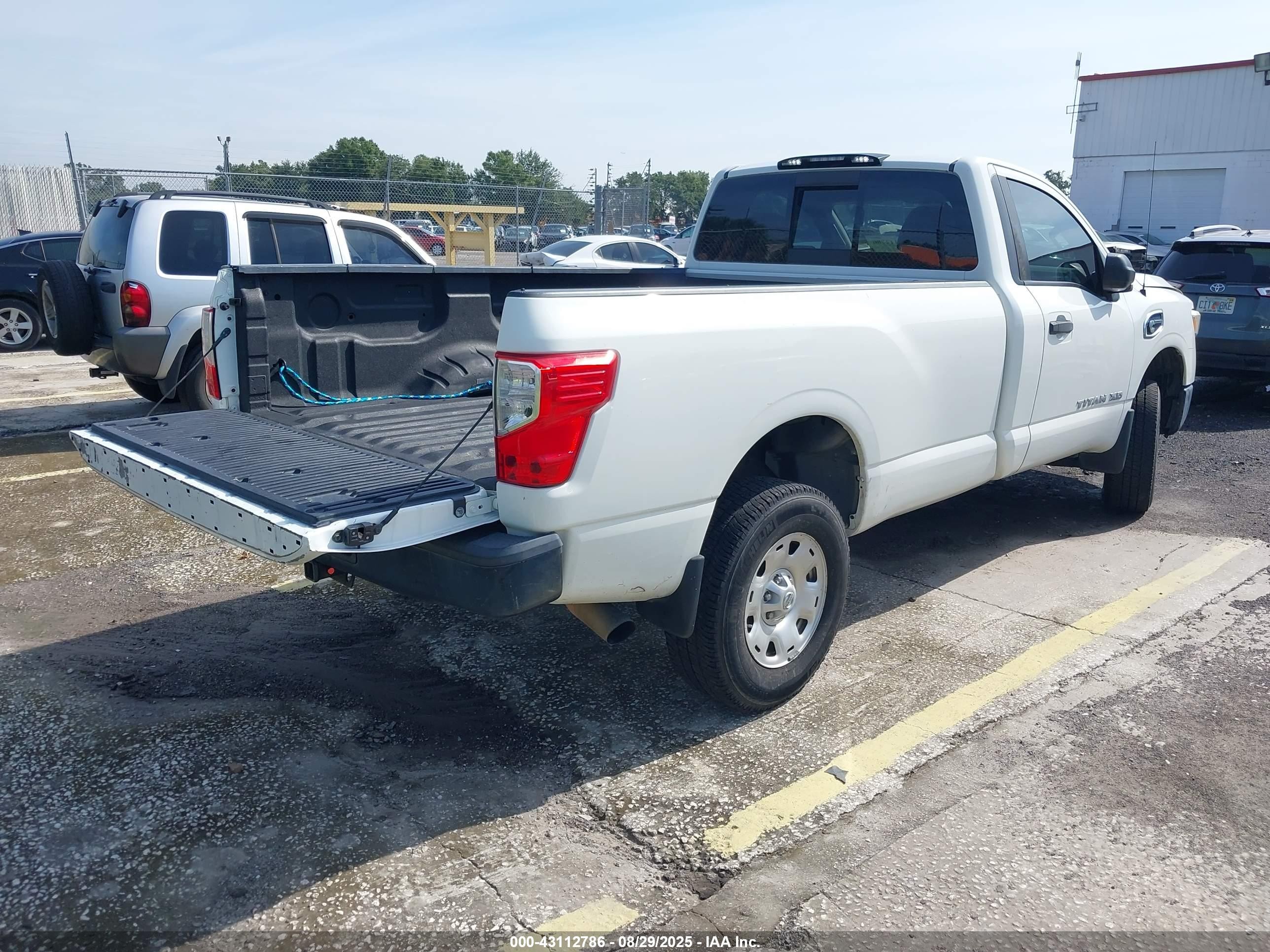2017 Nissan Titan Xd S Белый vin: 1N6BA1R92HN518569