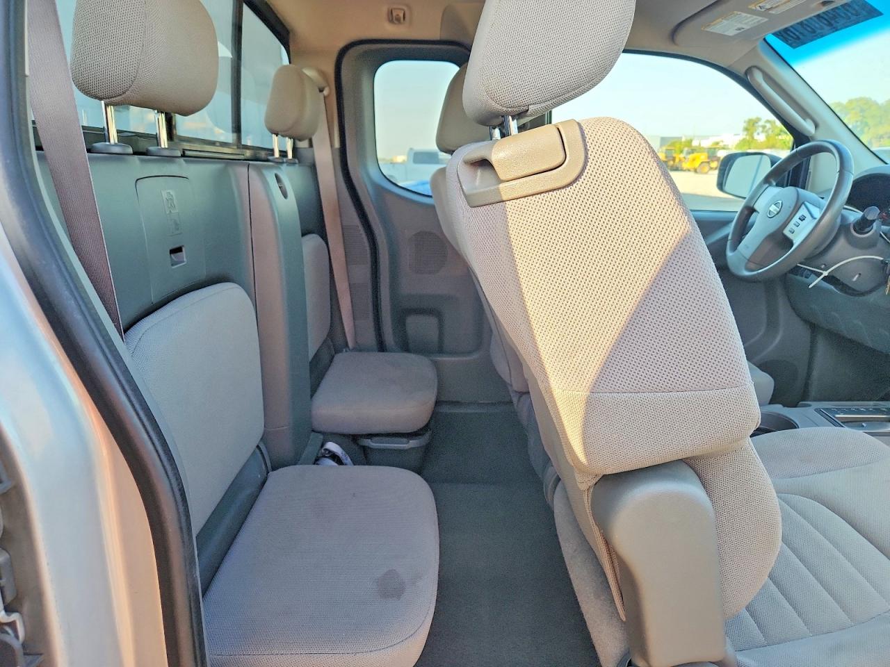 2007 Nissan Frontier Xe Silver vin: 1N6BD06T07C438053