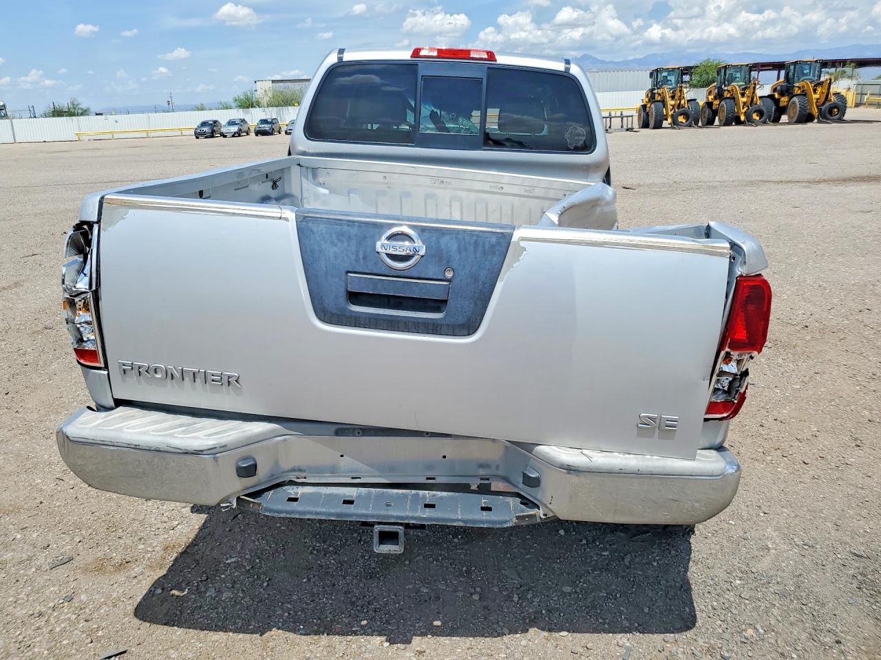 2009 Nissan Frontier Xe Silver vin: 1N6BD06T09C401040