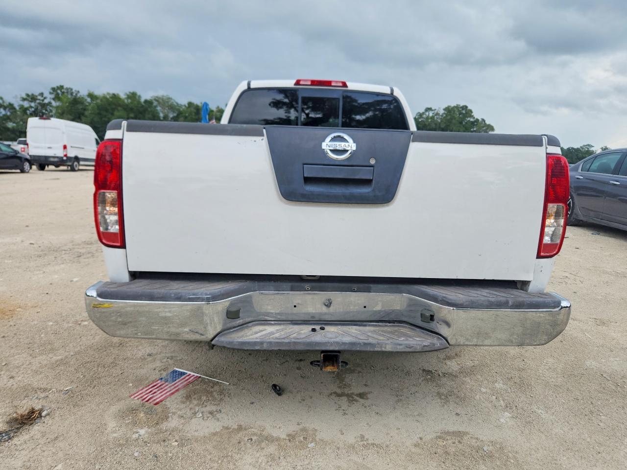2005 Nissan Frontier King Cab Xe White vin: 1N6BD06T15C455215