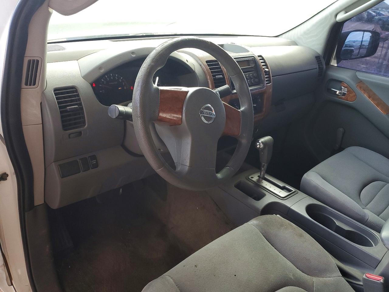 2005 Nissan Frontier Xe White vin: 1N6BD06T35C436228