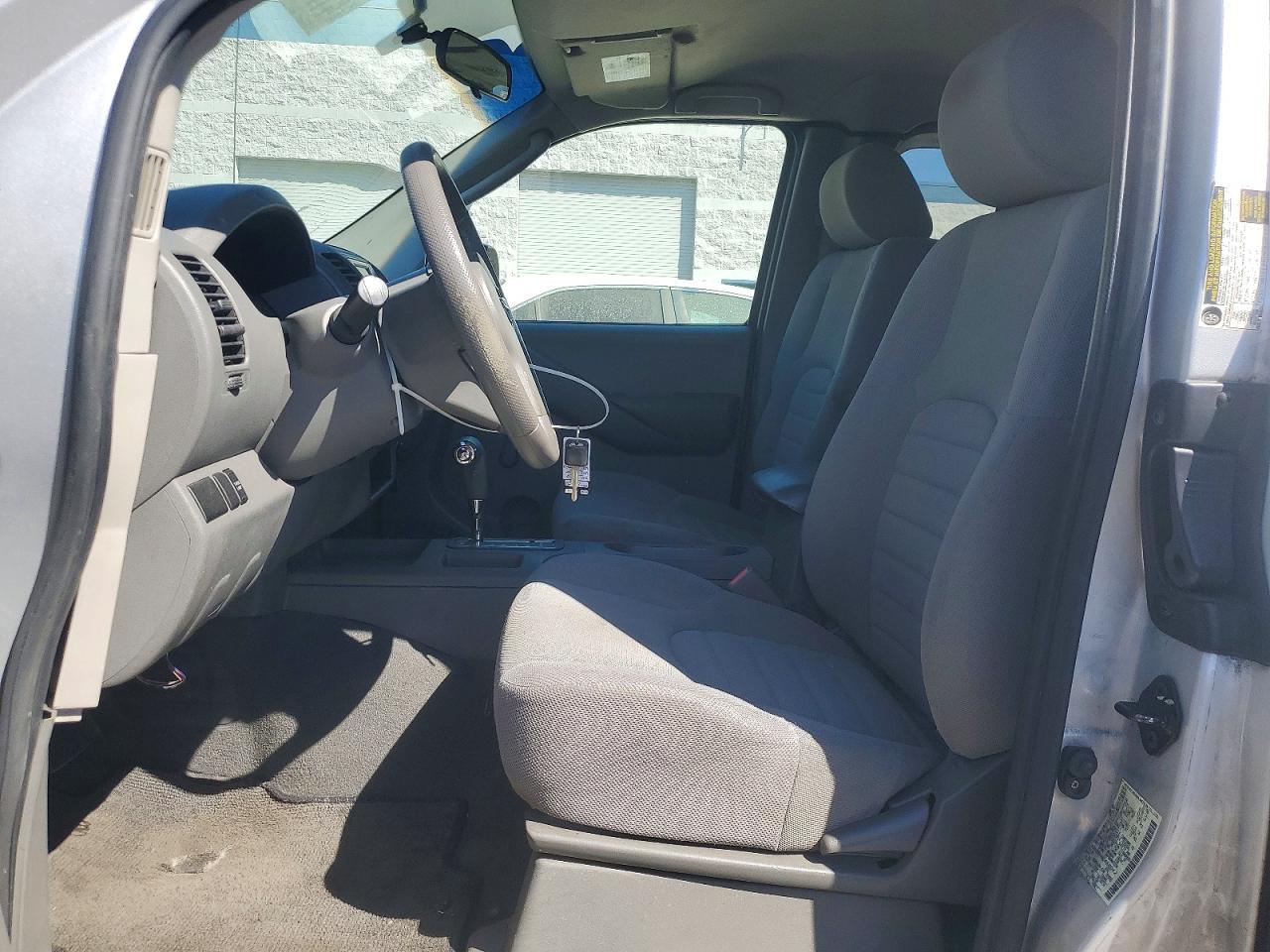 2006 Niss Frontier Silver vin: 1N6BD06T46C468042