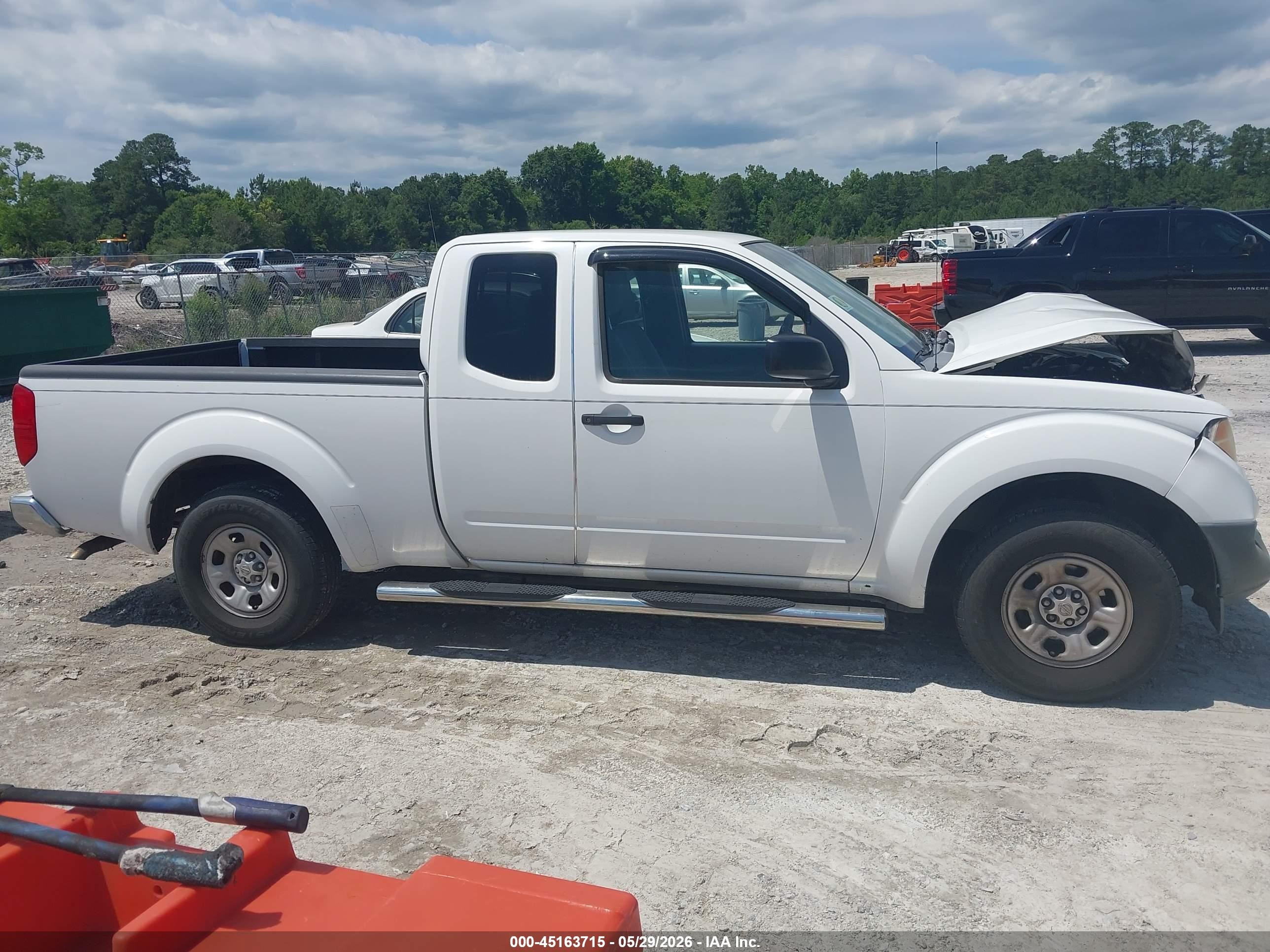 2007 Nissan Frontier Xe White vin: 1N6BD06T47C425242