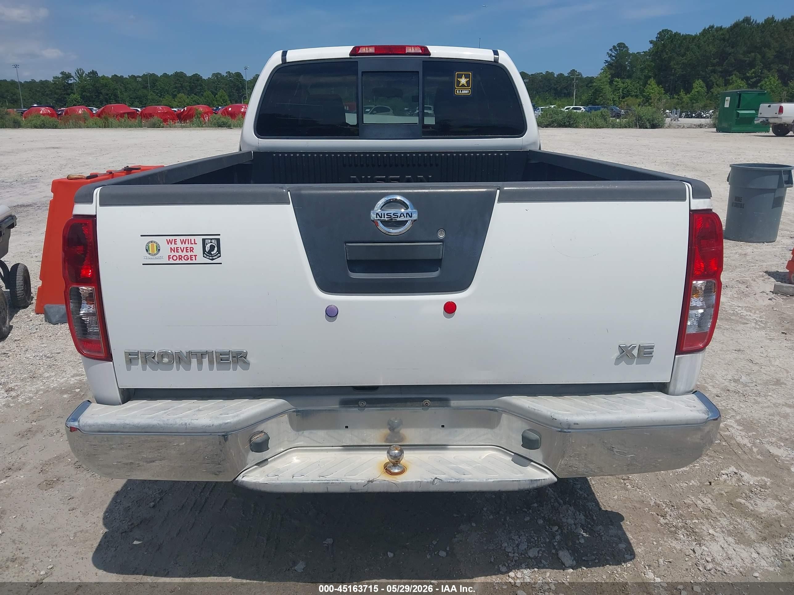 2007 Nissan Frontier Xe White vin: 1N6BD06T47C425242