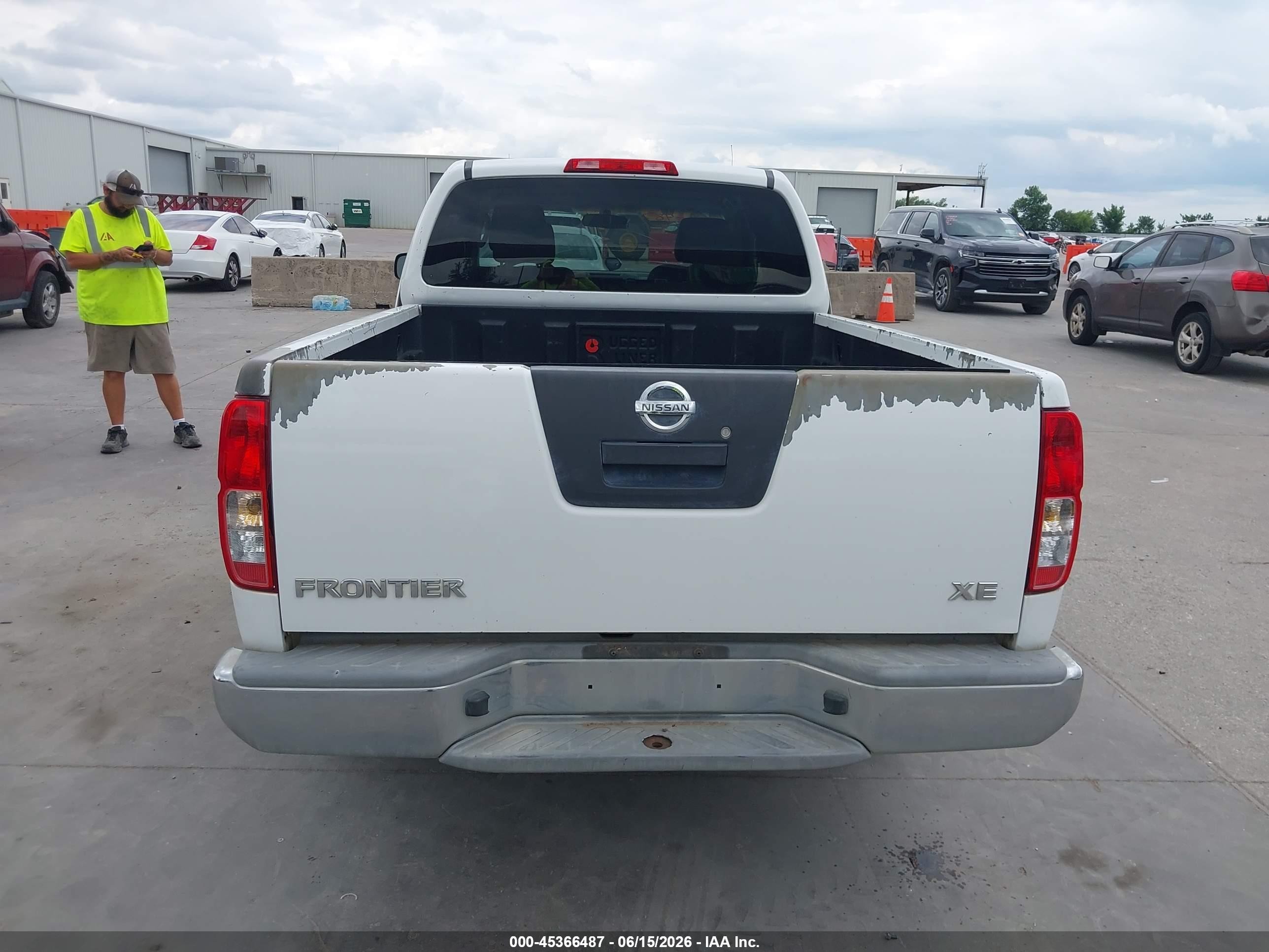 2009 Nissan Frontier Xe White vin: 1N6BD06T59C416049