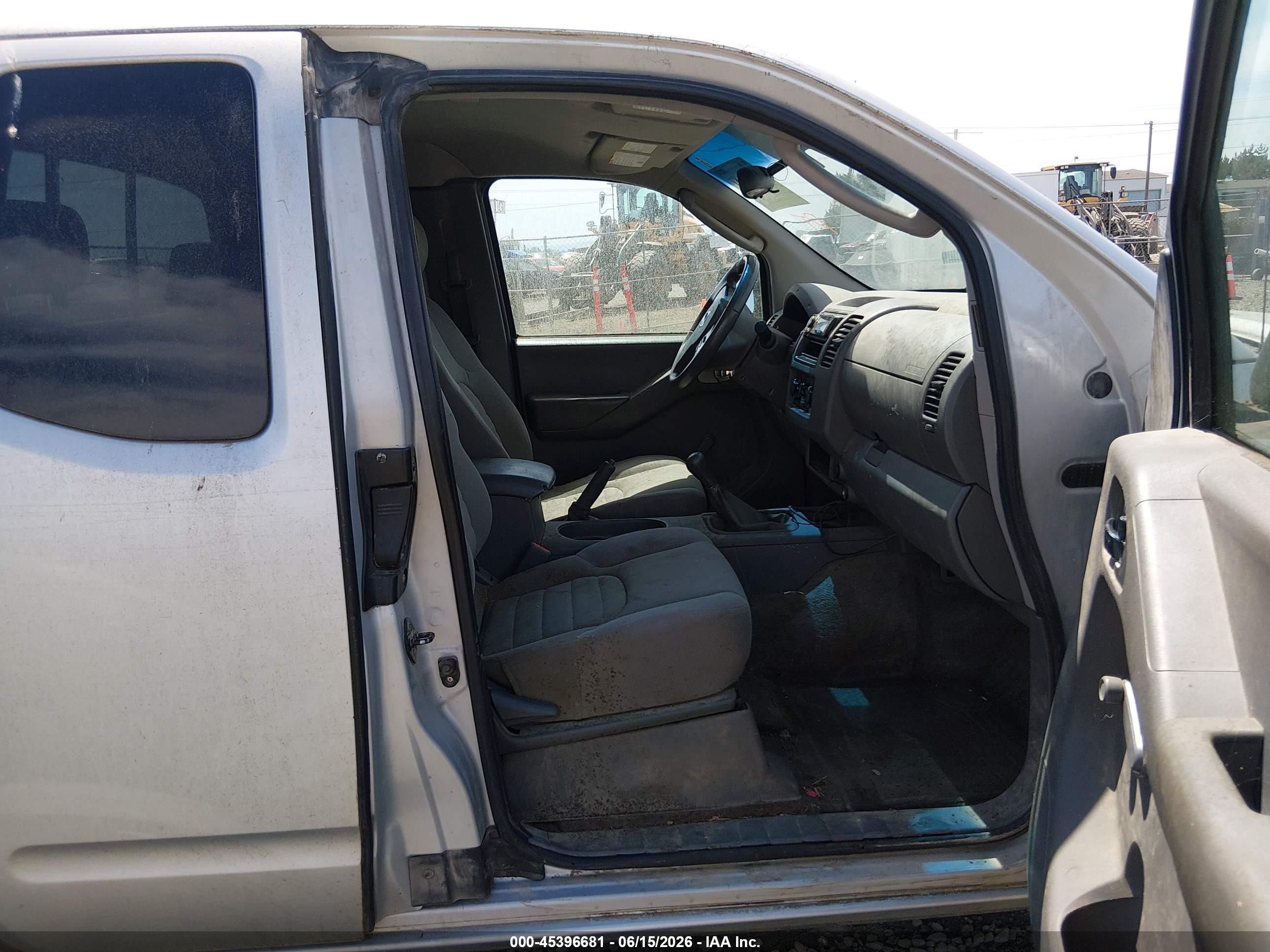 2005 Nissan Frontier 2wd Xe Silver vin: 1N6BD06T65C430150