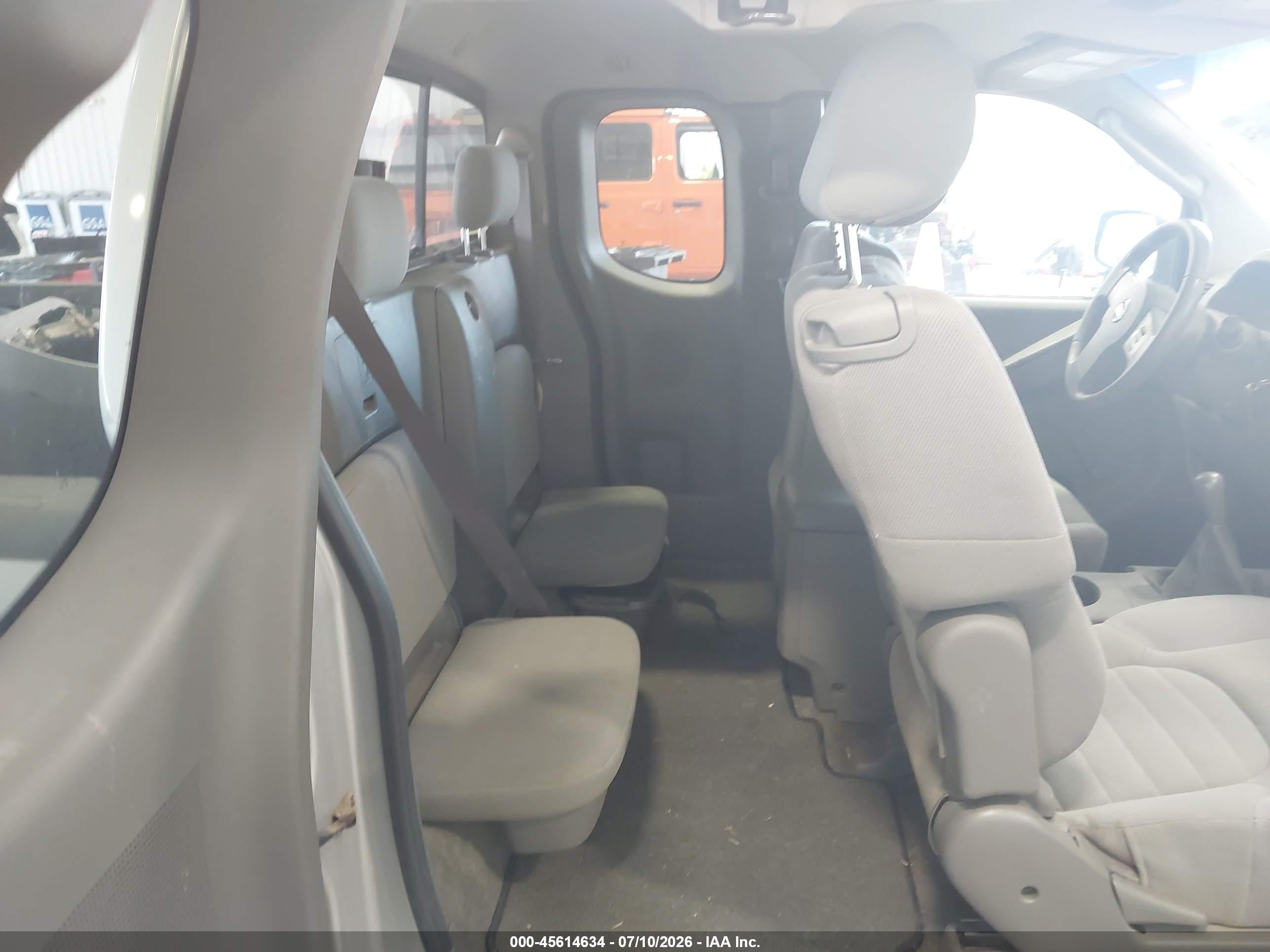 2005 Nissan Frontier 2wd Xe Silver vin: 1N6BD06T85C428402
