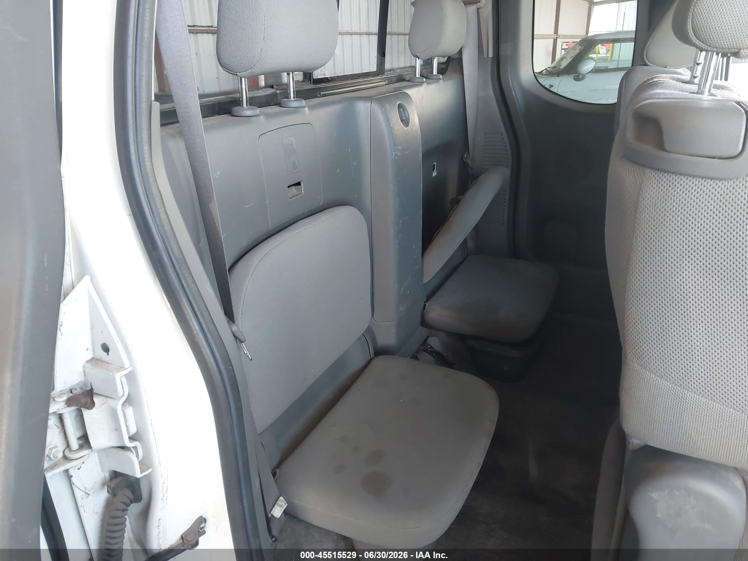 2005 Nissan Frontier 2wd Xe White vin: 1N6BD06T85C447550