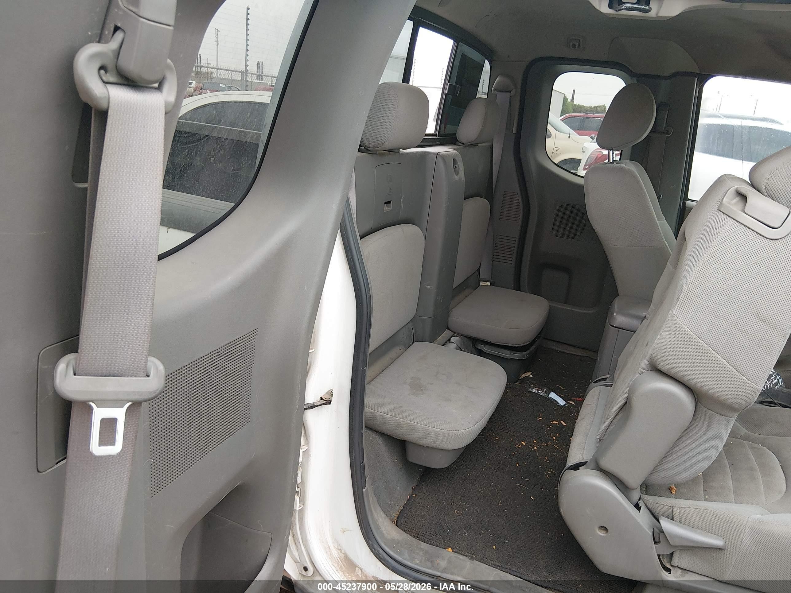 2006 Nissan Frontier Xe White vin: 1N6BD06T86C468447