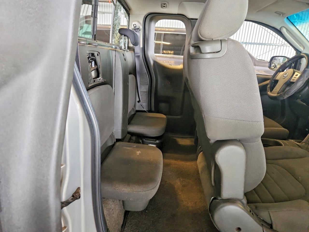 2005 Nissan Frontier King Cab Xe Silver vin: 1N6BD06T95C437156