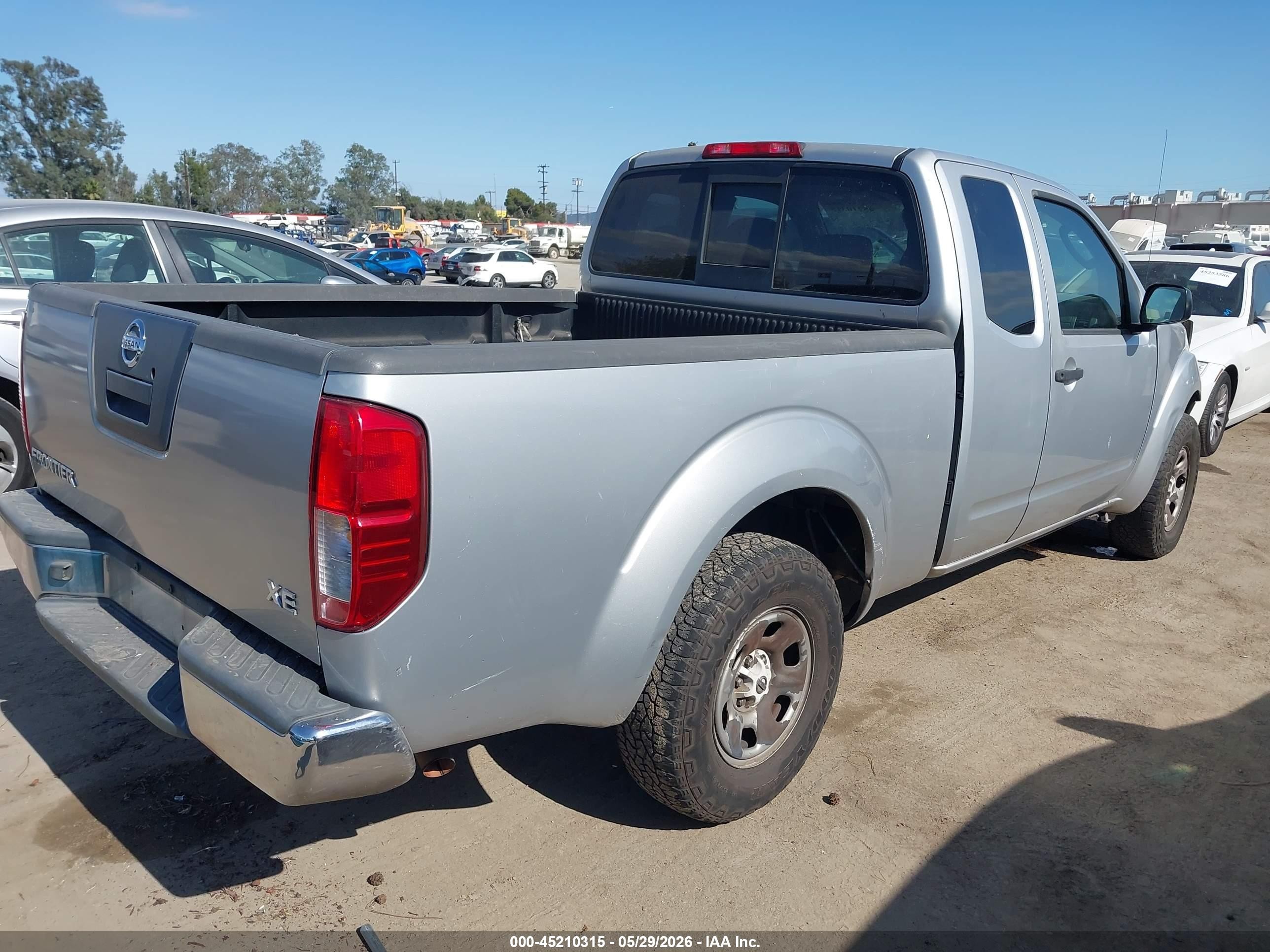 2007 Nissan Frontier Xe Silver vin: 1N6BD06T97C462805