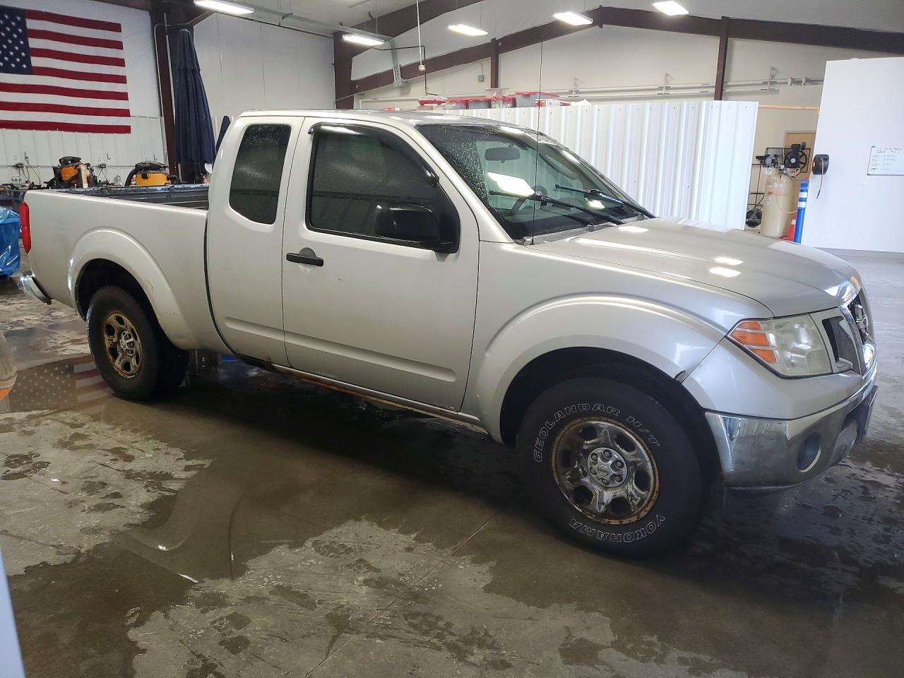 2009 Niss Frontier Silver vin: 1N6BD06TX9C401546