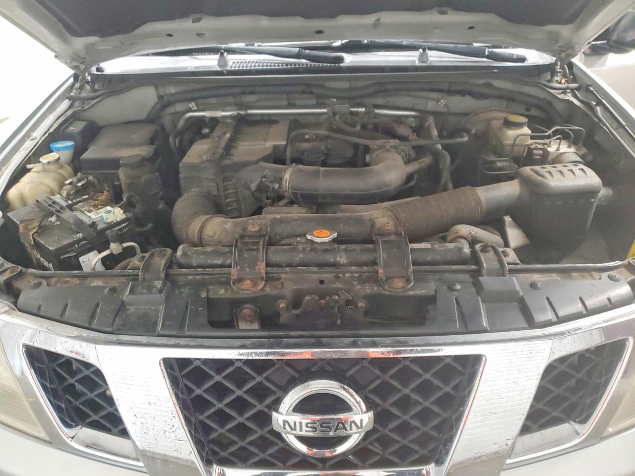 2009 Niss Frontier Silver vin: 1N6BD06TX9C401546