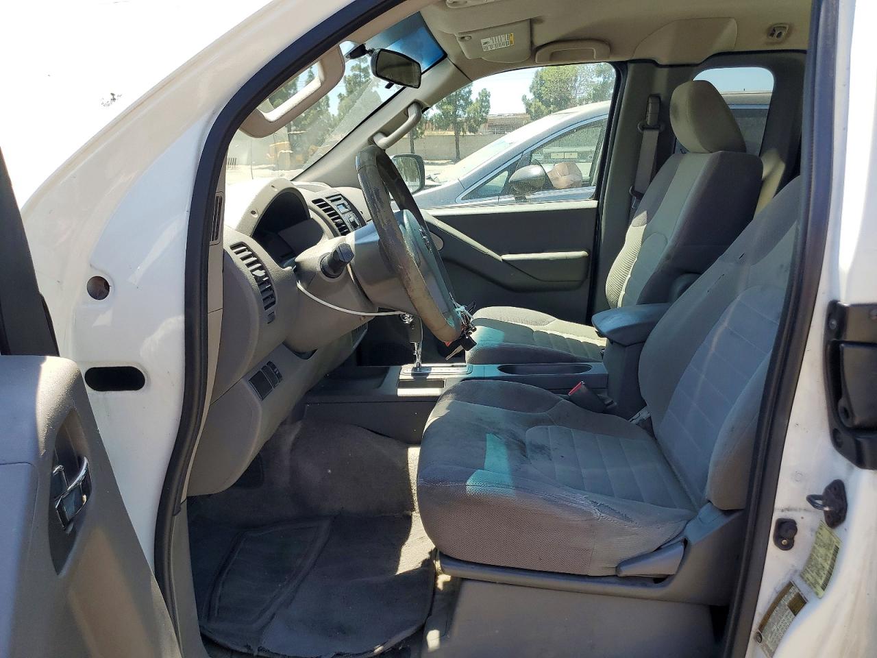 2013 Niss Frontier White vin: 1N6BD0CT0DN730502