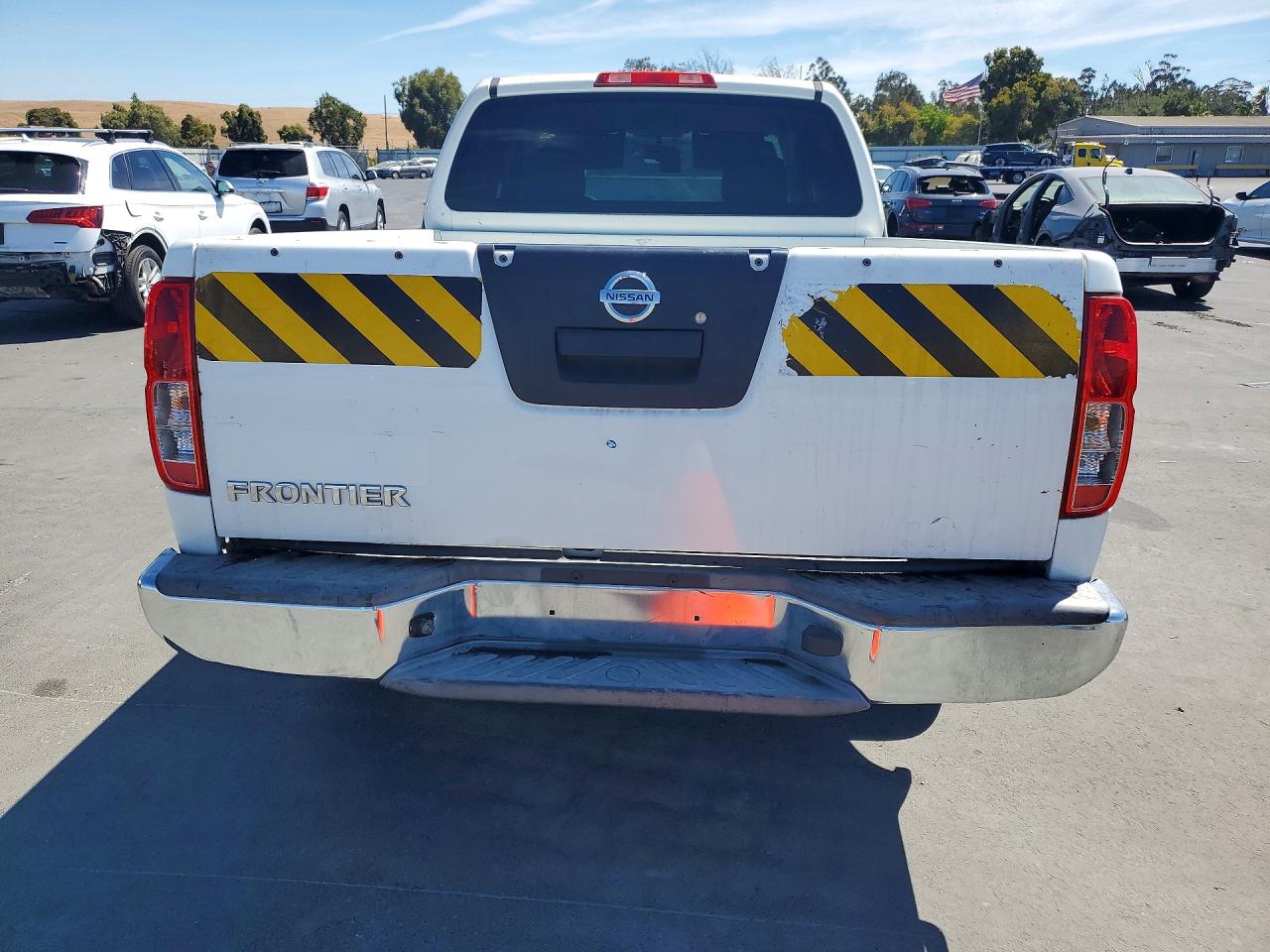 2014 Nissan Frontier S White vin: 1N6BD0CT0EN721803
