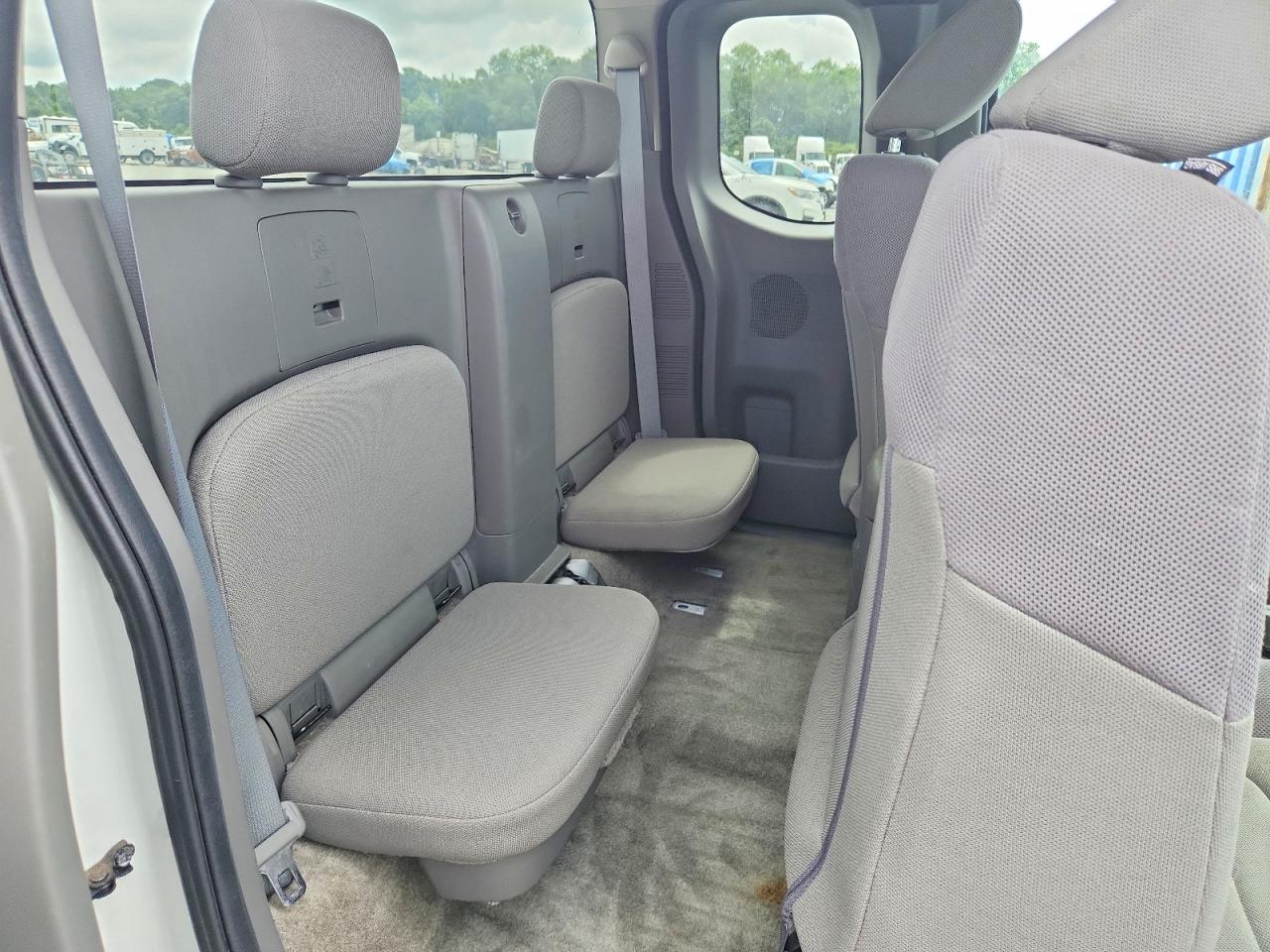 2015 Nissan Frontier S Белый vin: 1N6BD0CT0FN736366
