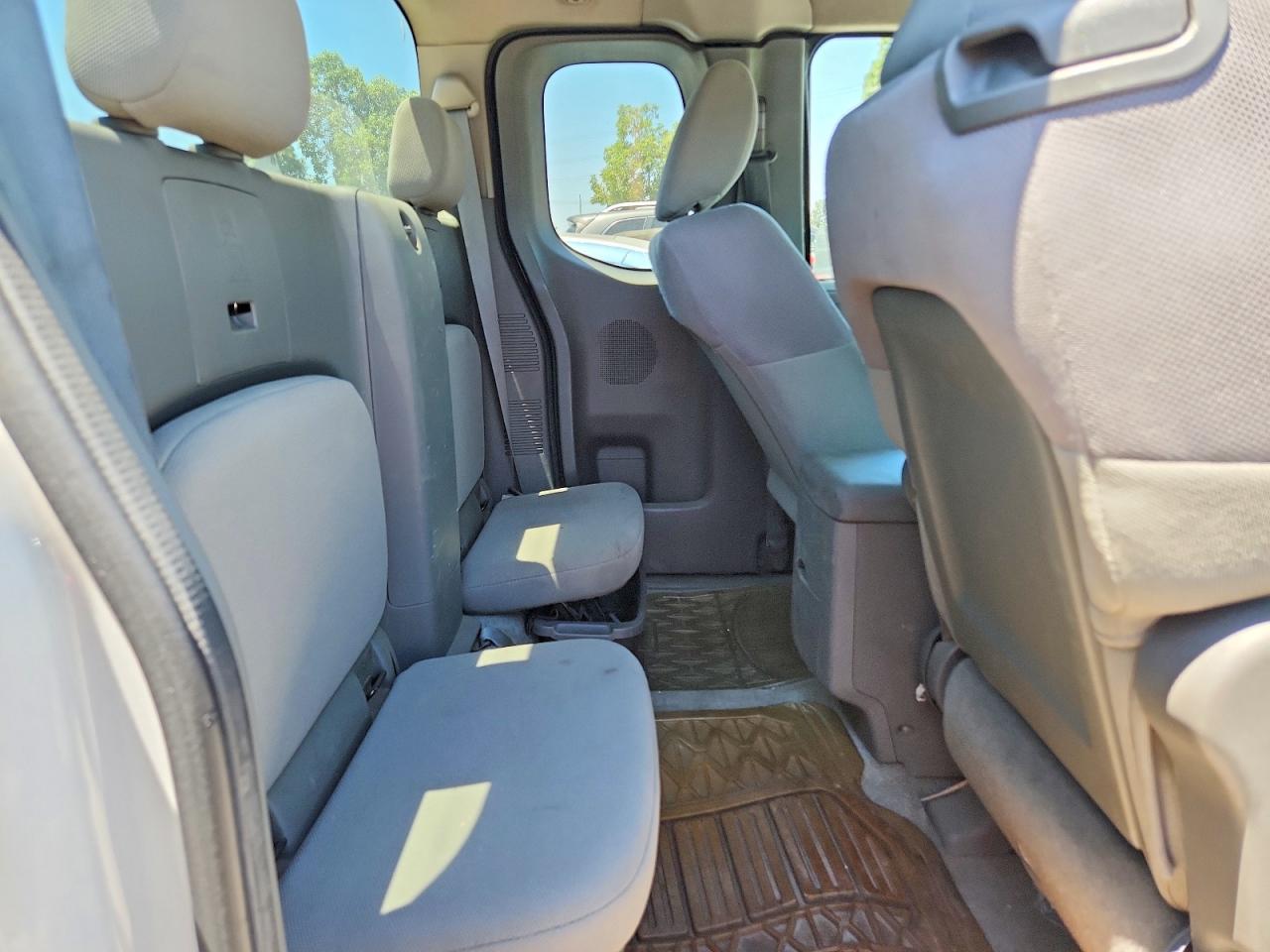 2012 Nissan Frontier S White vin: 1N6BD0CT1CC421597
