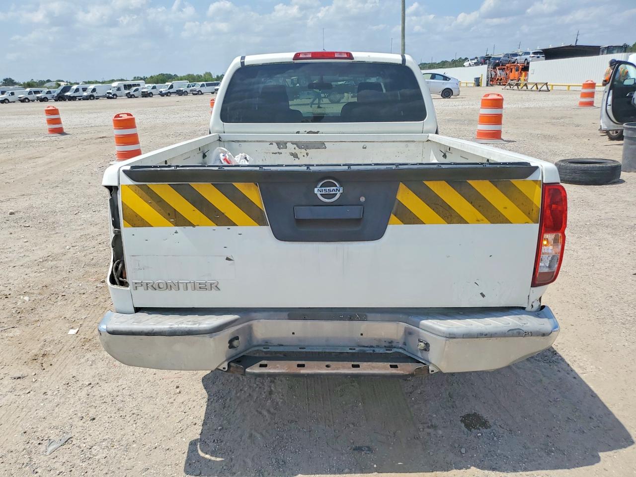 2013 Nissan Frontier S White vin: 1N6BD0CT1DN754405