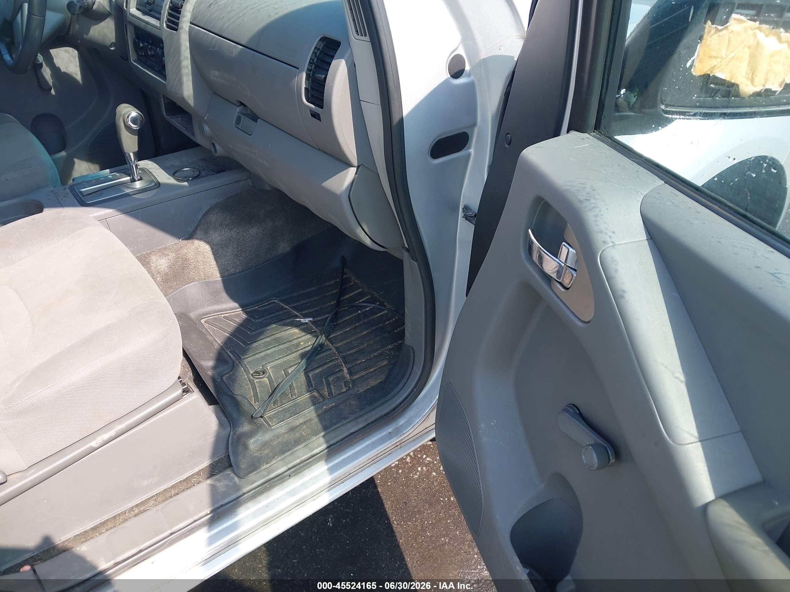 2010 Nissan Frontier Xe Silver vin: 1N6BD0CT2AC436350