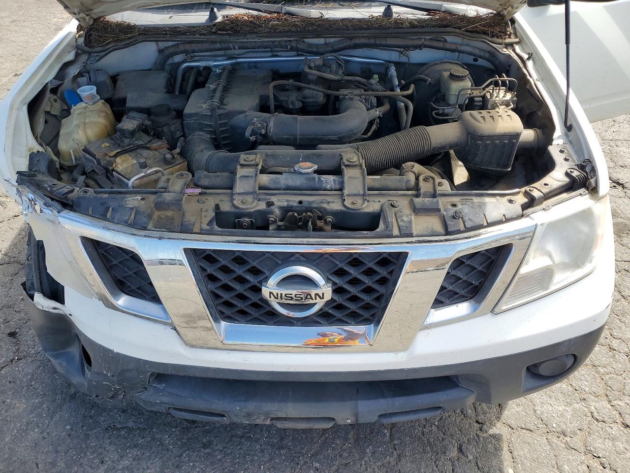 2013 Niss Frontier White vin: 1N6BD0CT2DN742926