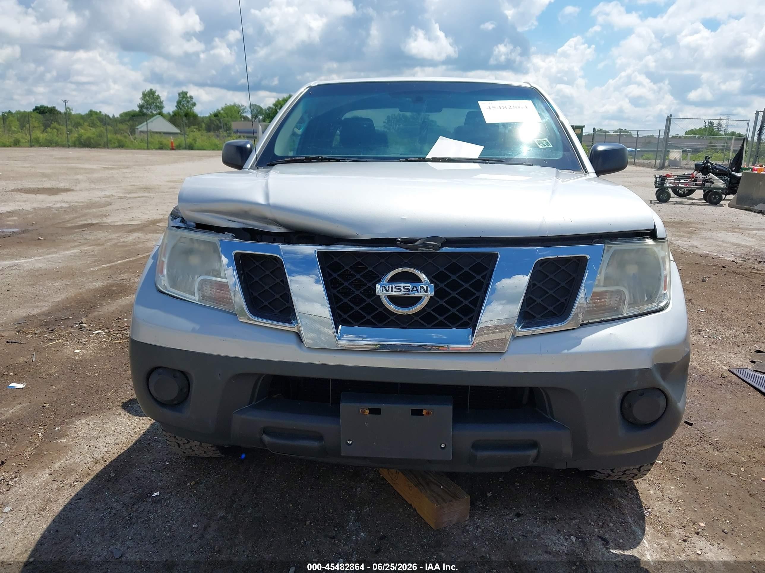 2015 Nissan Frontier S/sv-i4 Silver vin: 1N6BD0CT2FN717270