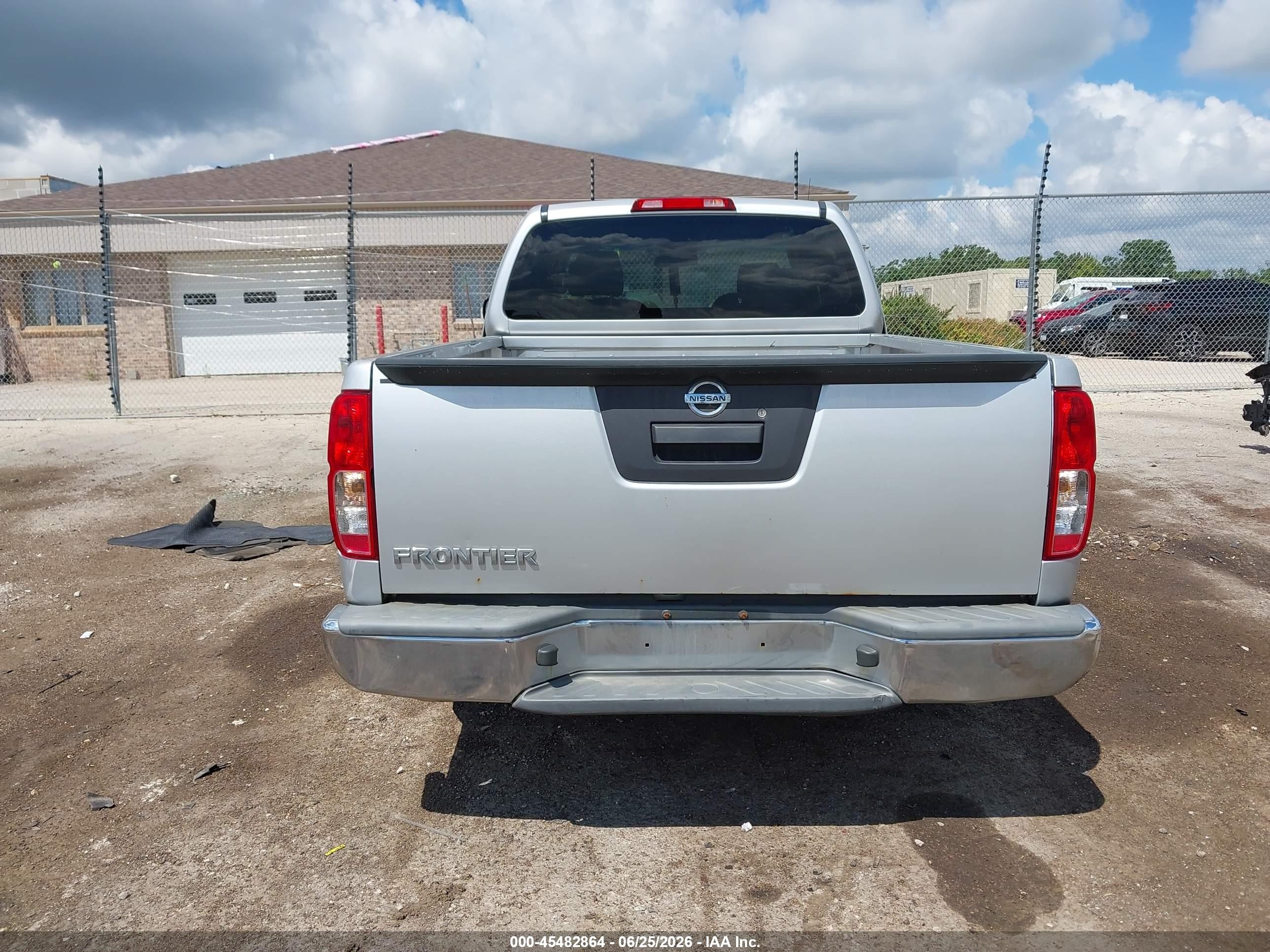 2015 Nissan Frontier S/sv-i4 Silver vin: 1N6BD0CT2FN717270