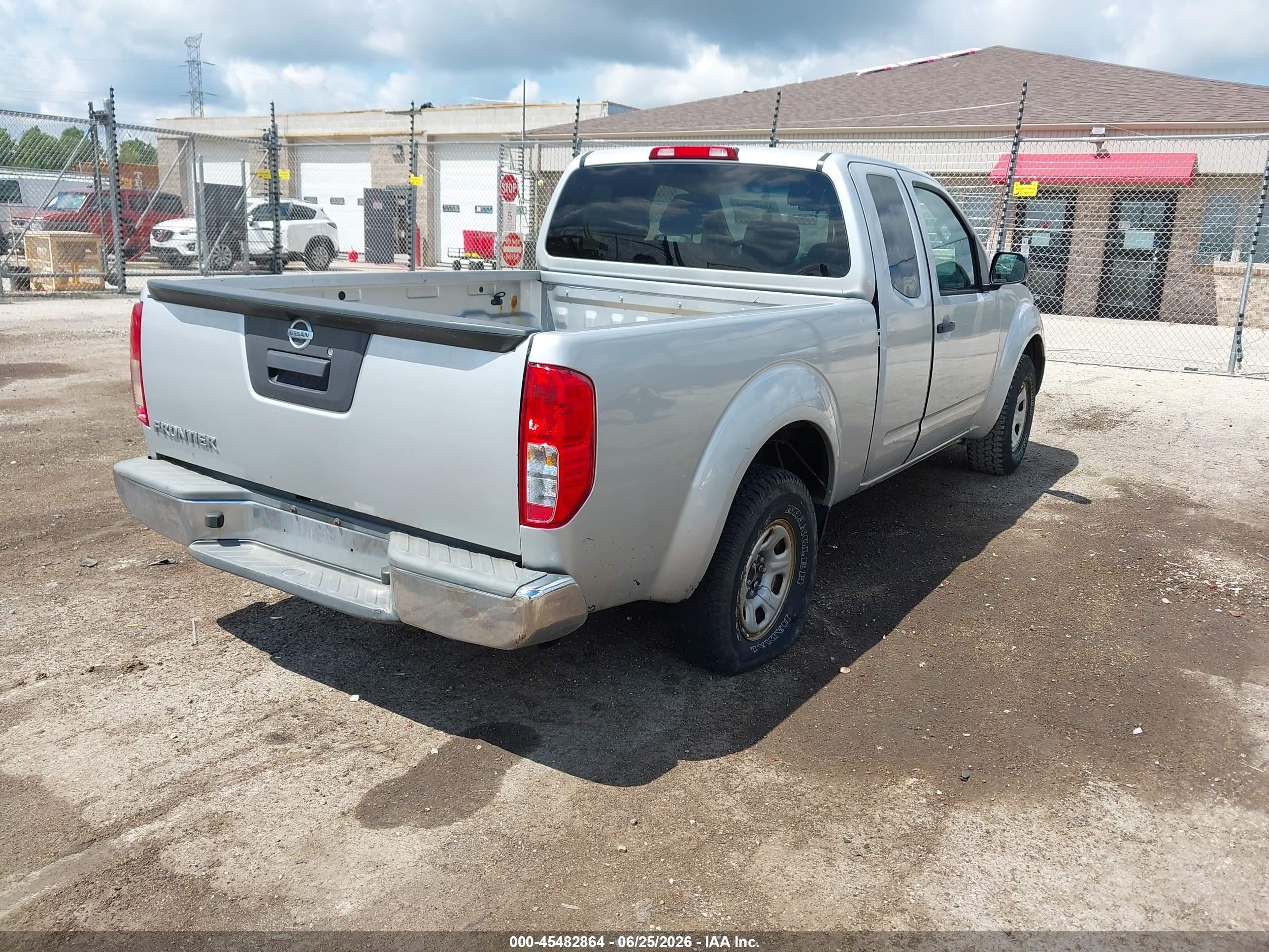 2015 Nissan Frontier S/sv-i4 Silver vin: 1N6BD0CT2FN717270