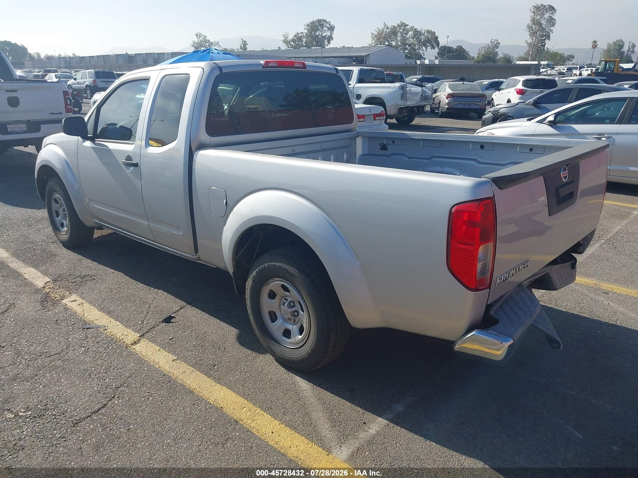 2015 Nissan Frontier S Silver vin: 1N6BD0CT2FN727474