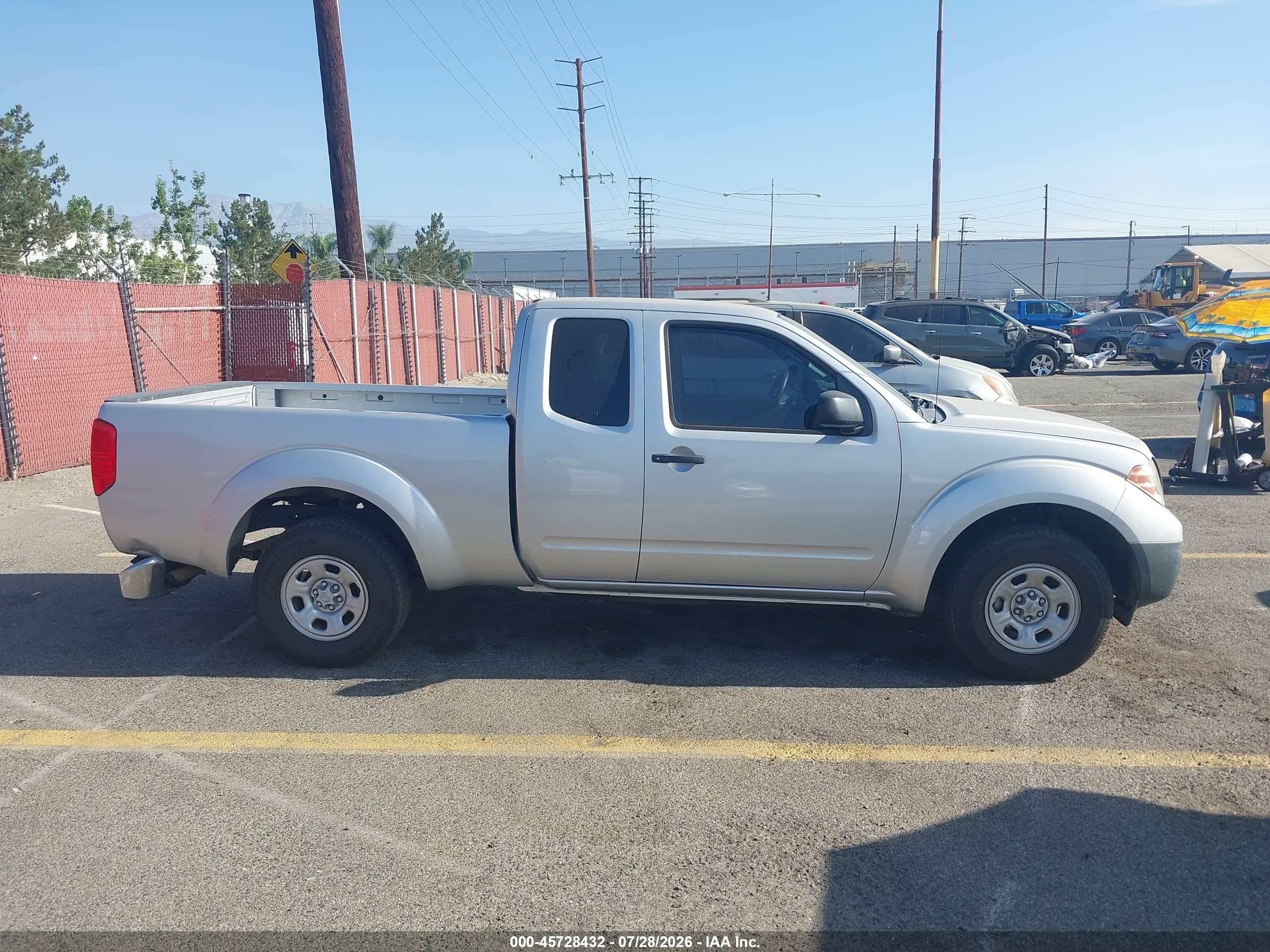 2015 Nissan Frontier S Silver vin: 1N6BD0CT2FN727474