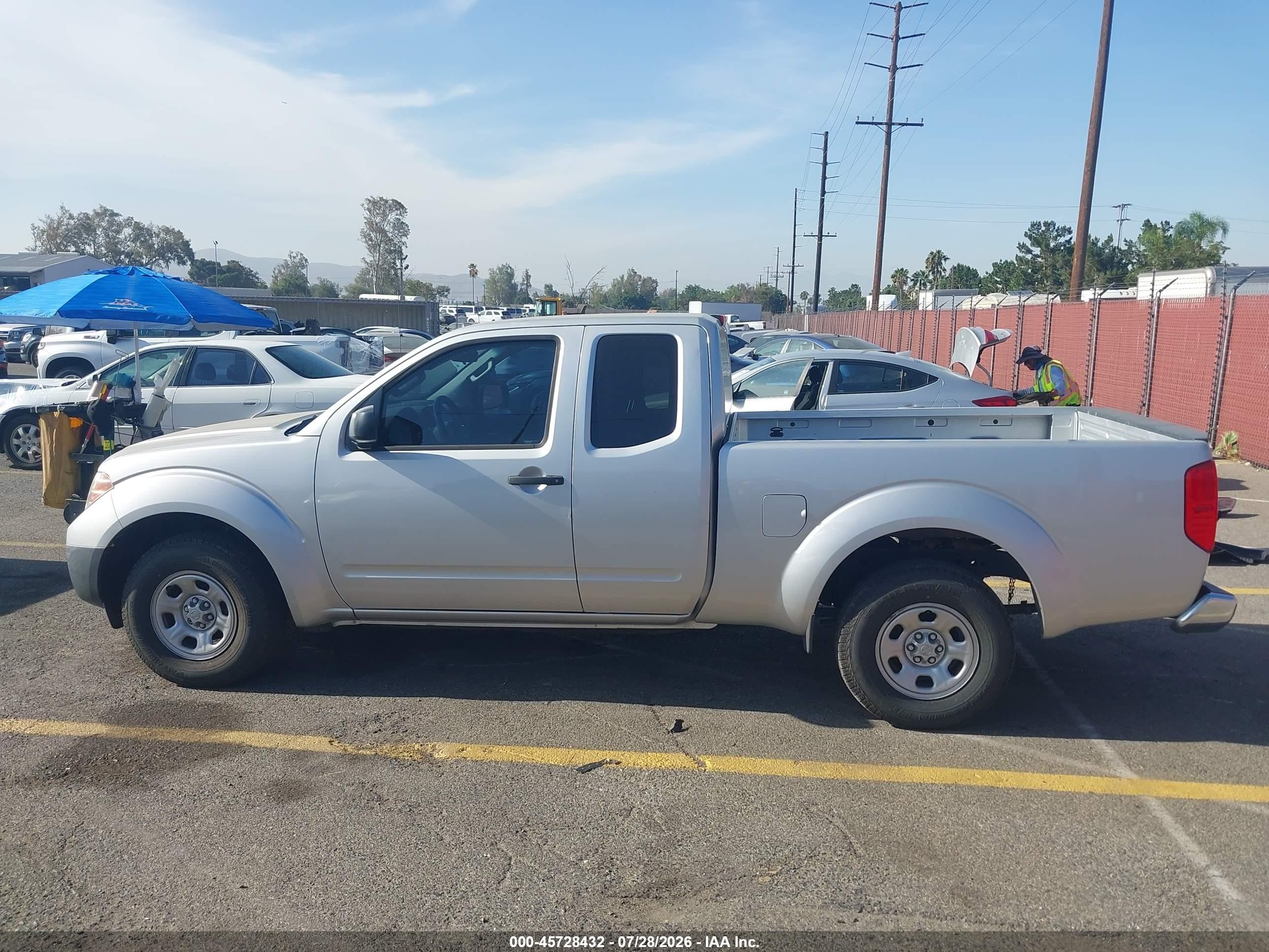 2015 Nissan Frontier S Silver vin: 1N6BD0CT2FN727474