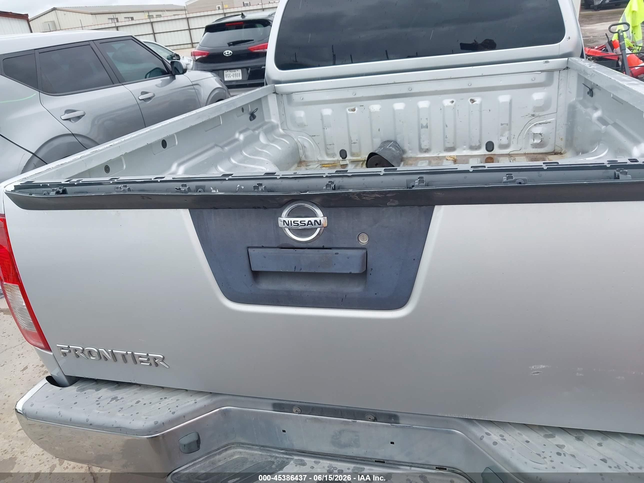 2015 Nissan Frontier S Silver vin: 1N6BD0CT2FN728219