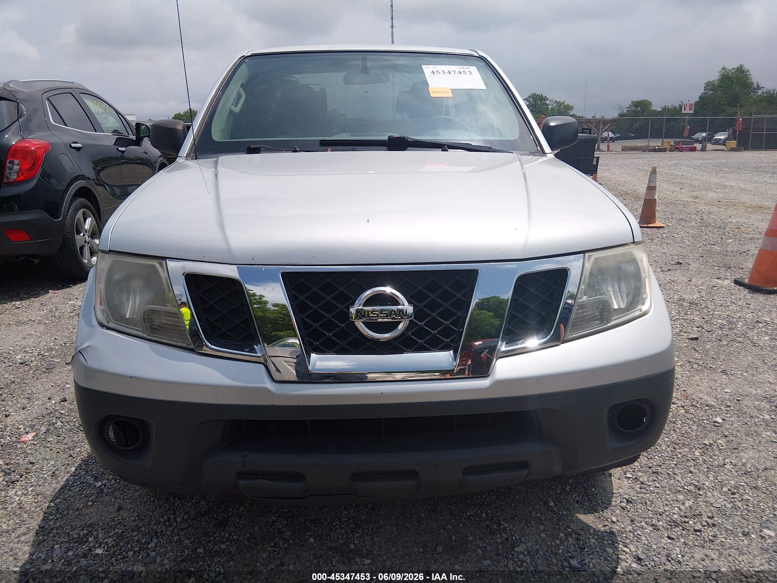 2014 Nissan Frontier S Silver vin: 1N6BD0CT3EN743455
