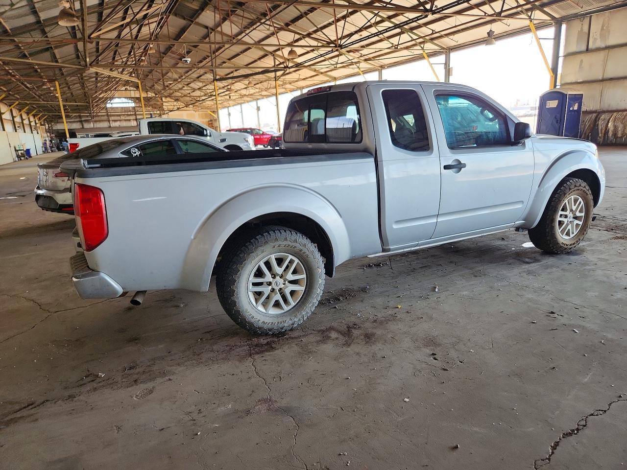 2015 Nissan Frontier Sv Серебряный vin: 1N6BD0CT3FN706309